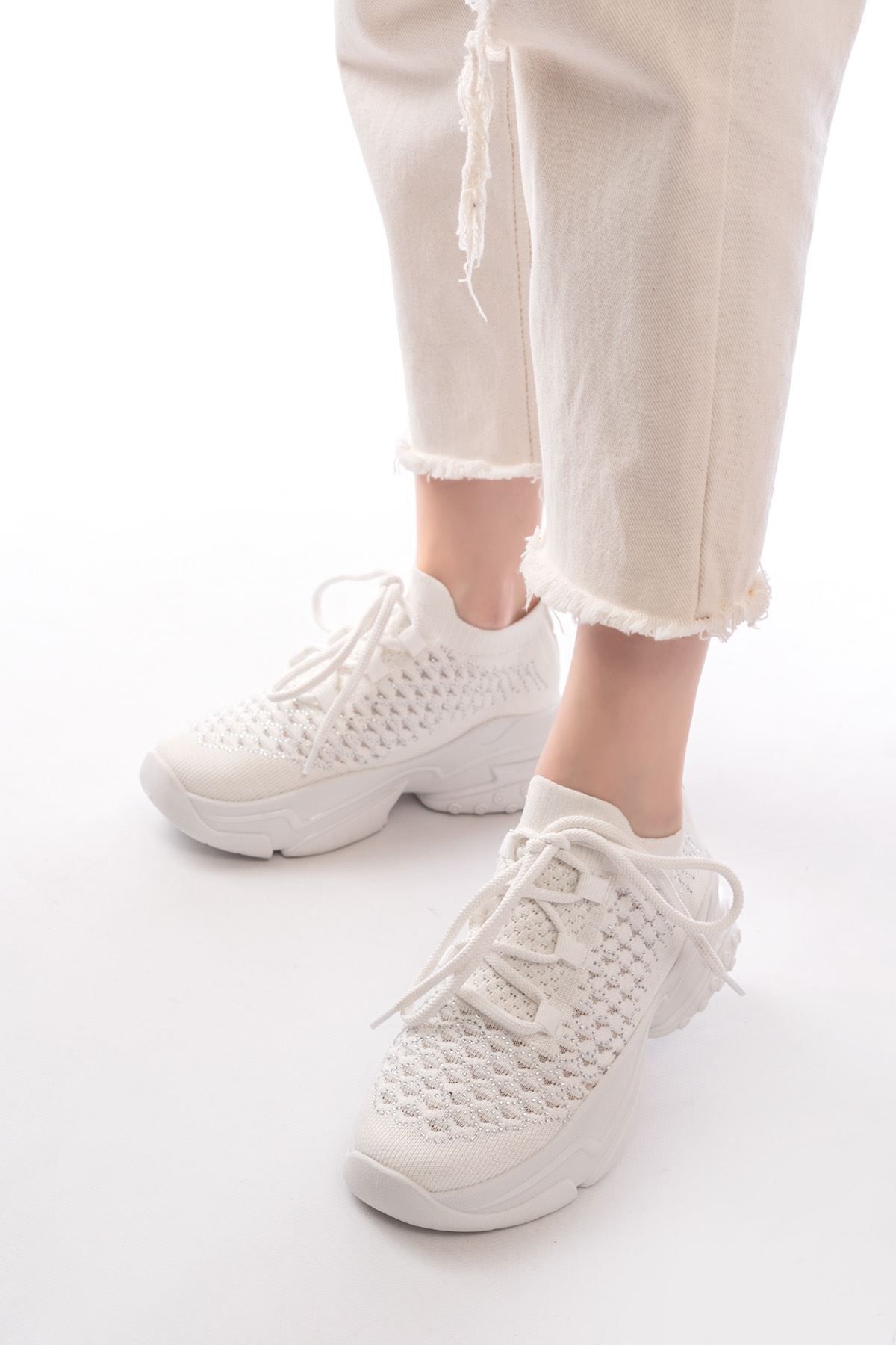 infon shoes creation SP-2024 Beyaz Günlük Bağcıklı Fileli Taş Aksesuarlı Kadın Spor Ayakkabı