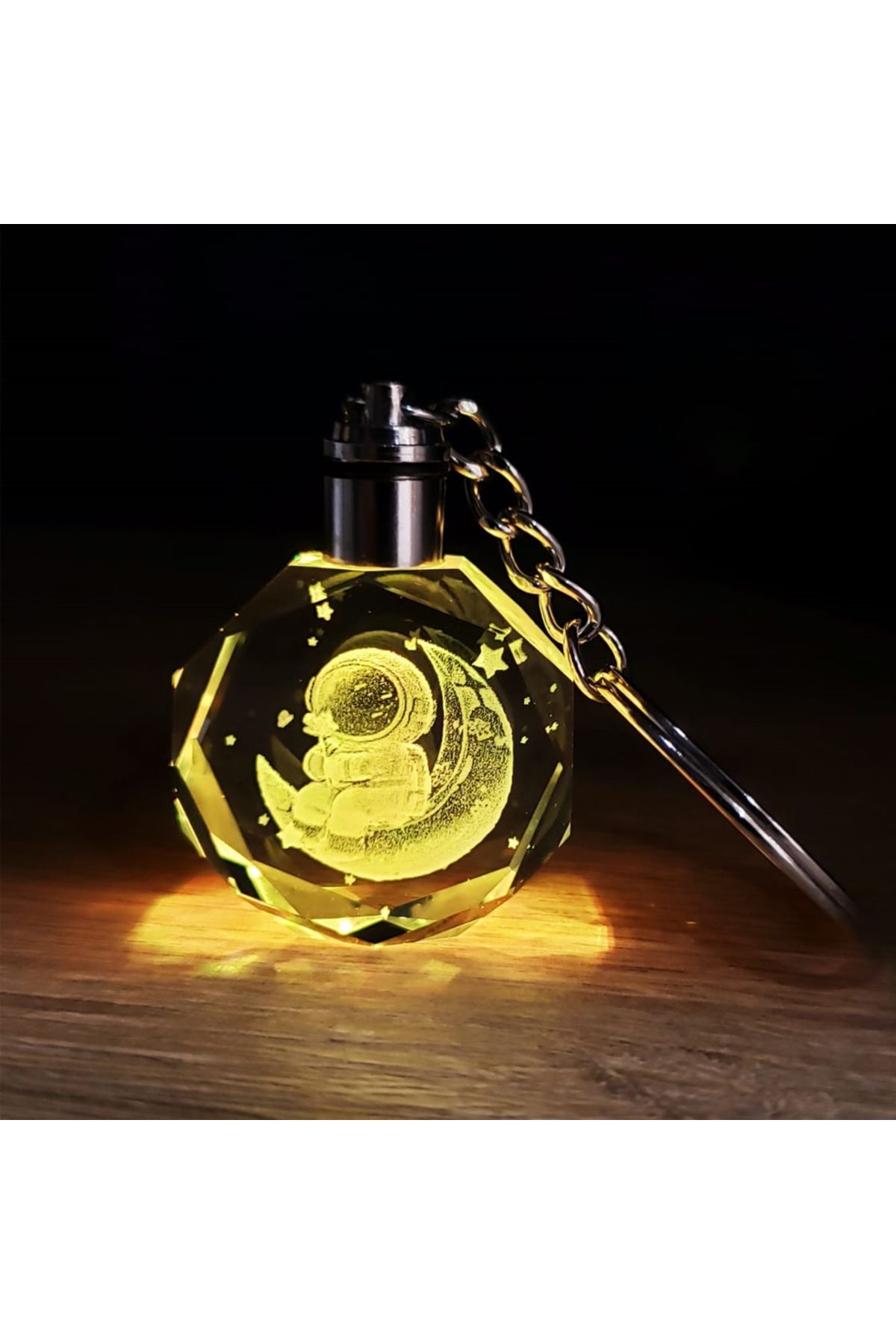 Store Astronot Tasarımlı Renk Değiştiren Anahtarlık