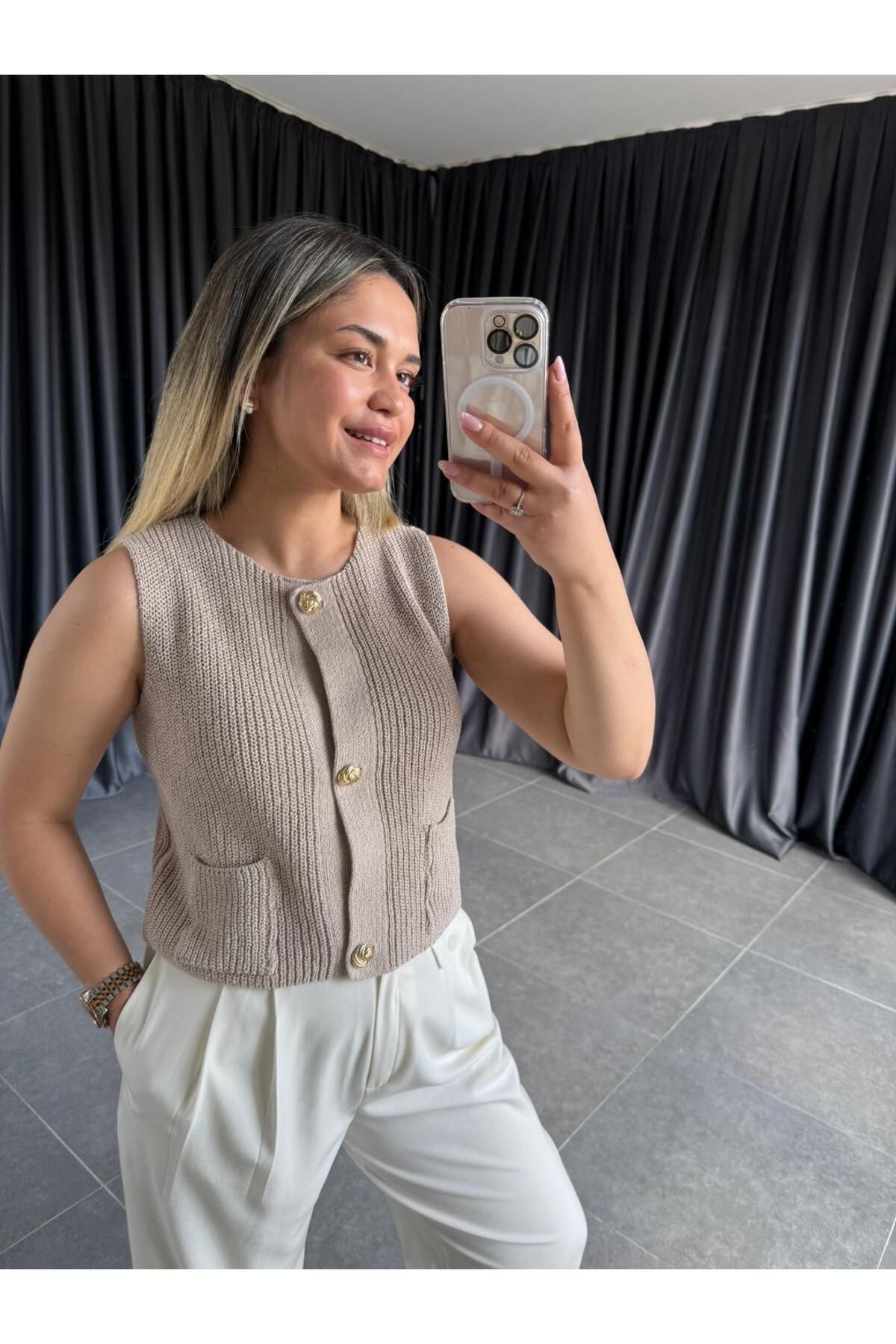 BÜŞRA PERKER Taş Rengi Triko Bluz Yelek
