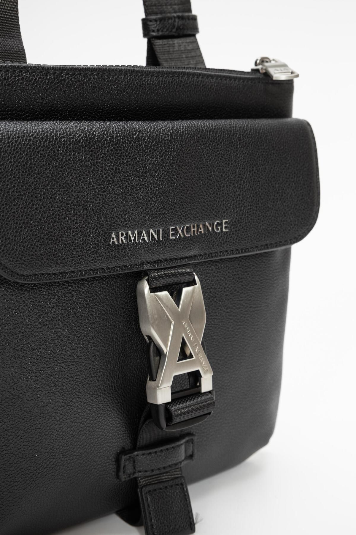 کیف شانه ای مردانه گزارشگر اورجینال Armani Exchange