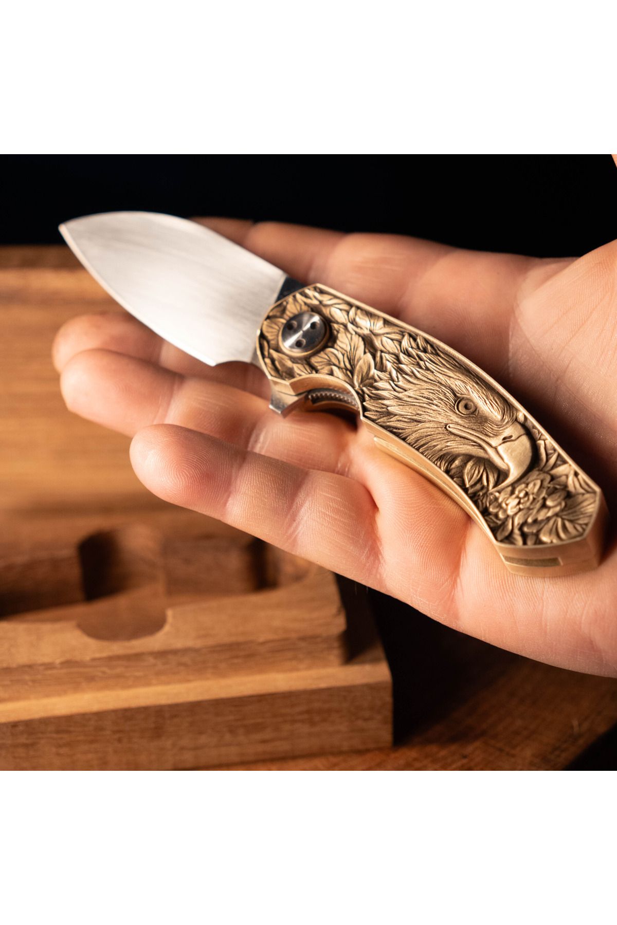 Brassallure EAGLE Gravür İşlemeli Çakı