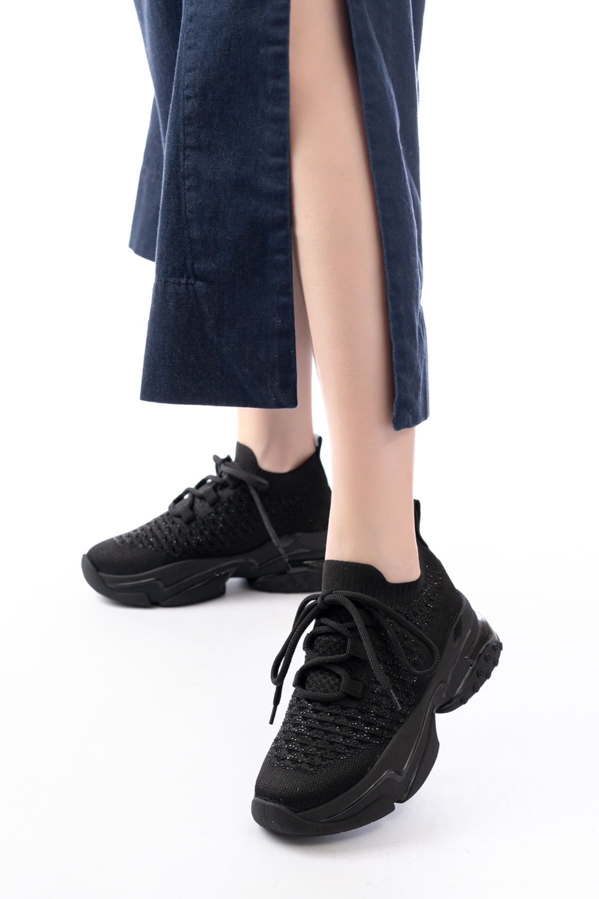 infon shoes creation SP-2024 Siyah Günlük Bağcıklı Fileli Taş Aksesuarlı Kadın Spor Ayakkabı