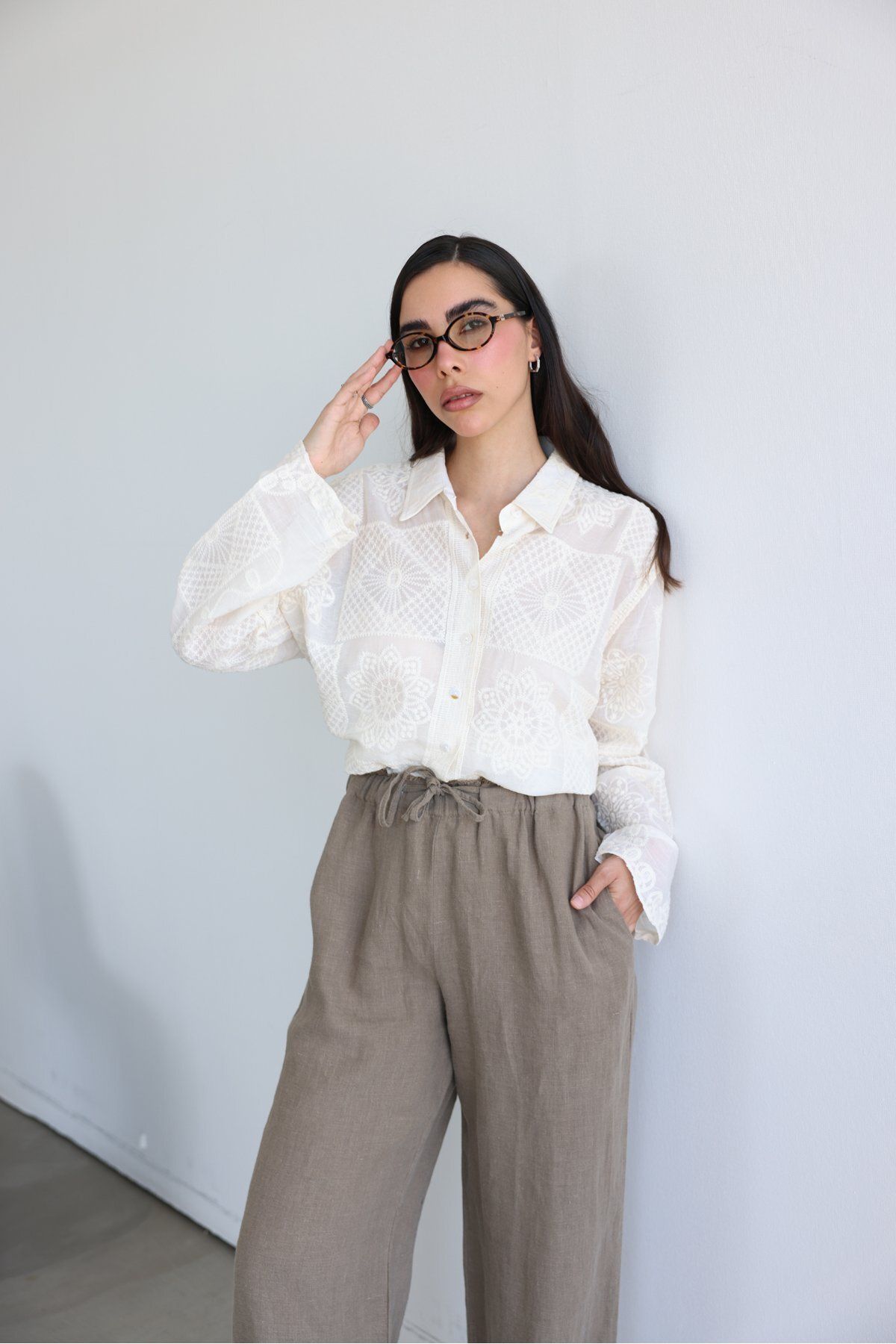 Özge Özgenç İşlemeli Oversize Gömlek