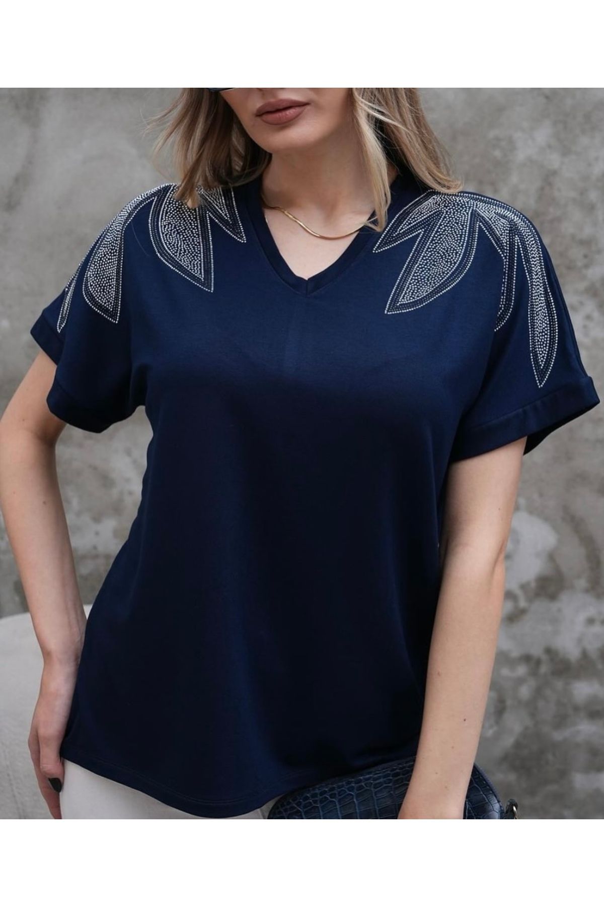Lotus TAŞ İŞLEMELİ ŞIK BLUZ