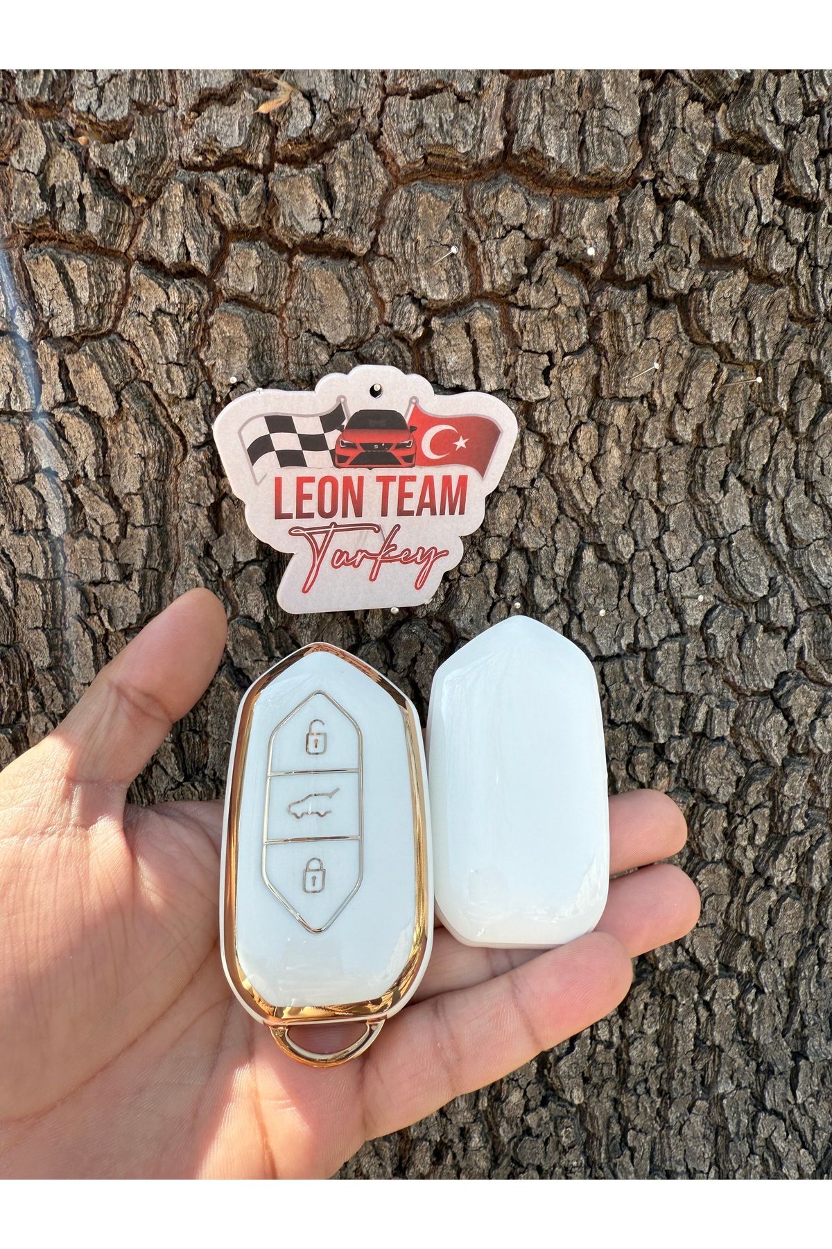 LeonTeamTurkey Togg T10x Uyumlu Anahtar Koruma Kılıfı Beyaz / Gold