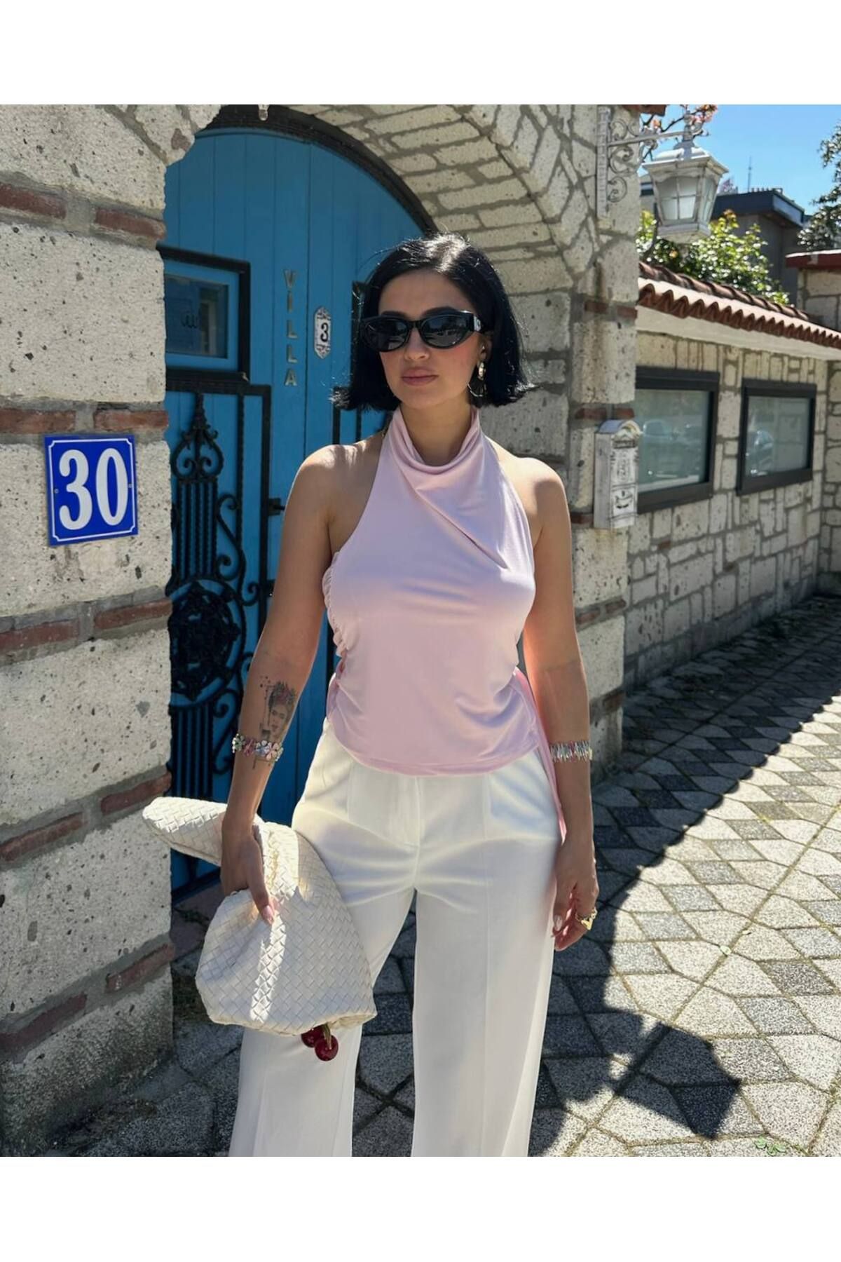 MY LİKA DİK YAKA BOĞAZLI SIRT DEKOLTELİ CROP BLUZ