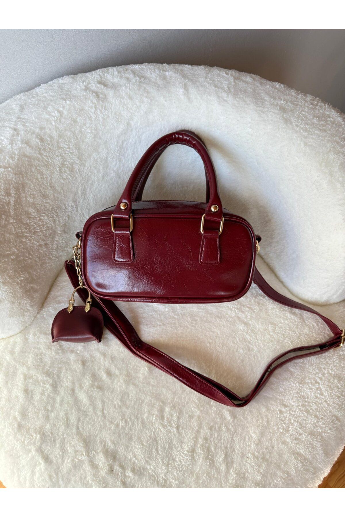 emelimin Celeste Model Bordo Charm Detaylı El ve Omuz Çantası