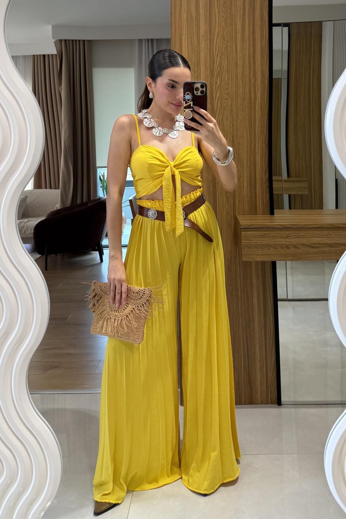 Gizem Ecemiş Agnes Sarı Crop Pantolon Takım