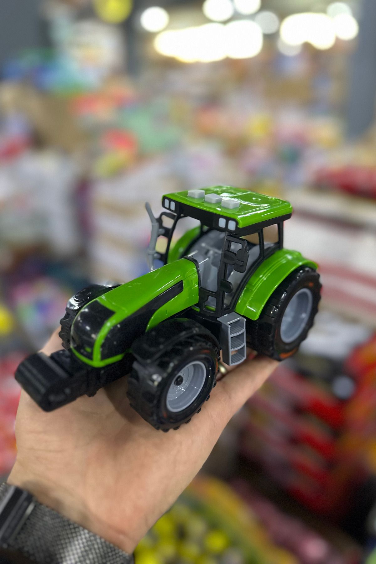 craftivio Yeşil Sesli ve Pilli Sürtmeli Traktör Oyuncak Araba