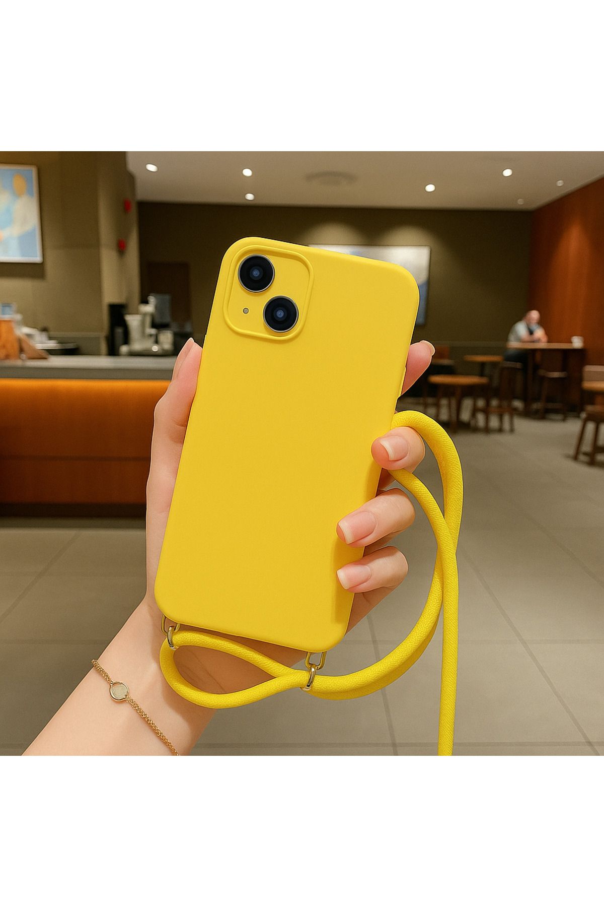 Coverzone iPhone 15 ile uyumlu İpli Boyun Askılı Silikon Kılıf Kadife iç Yüzeyli Epiphany Kılıf Sarı
