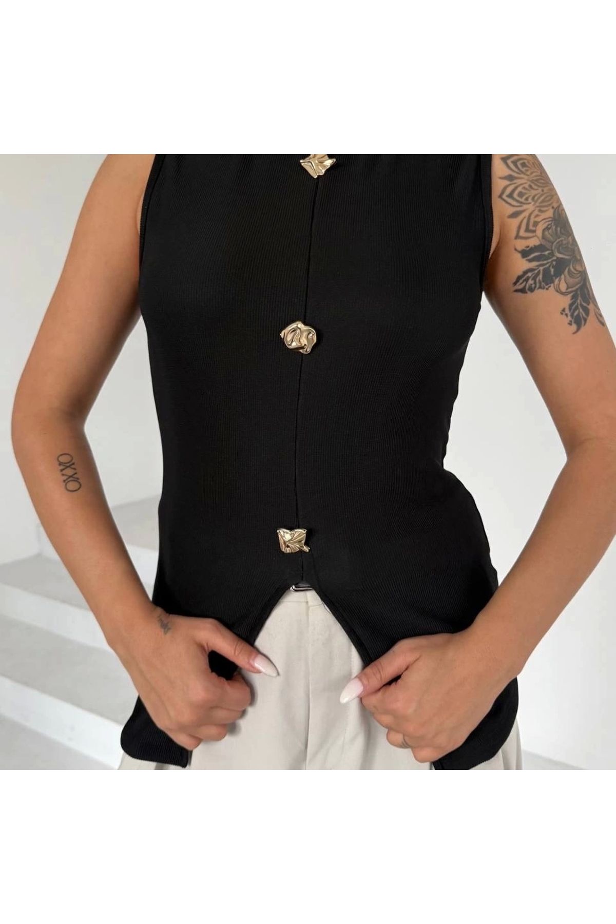 BYB MODA TASARIM Kadın siyah bisiklet yaka gold düğmeli ottoman bluz s2310