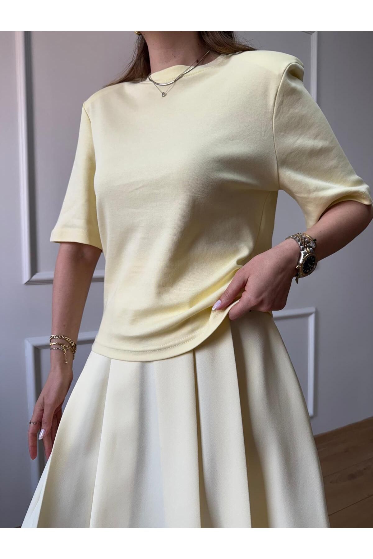 Size Özgü Sarı Vatkalı Basic Tshirt