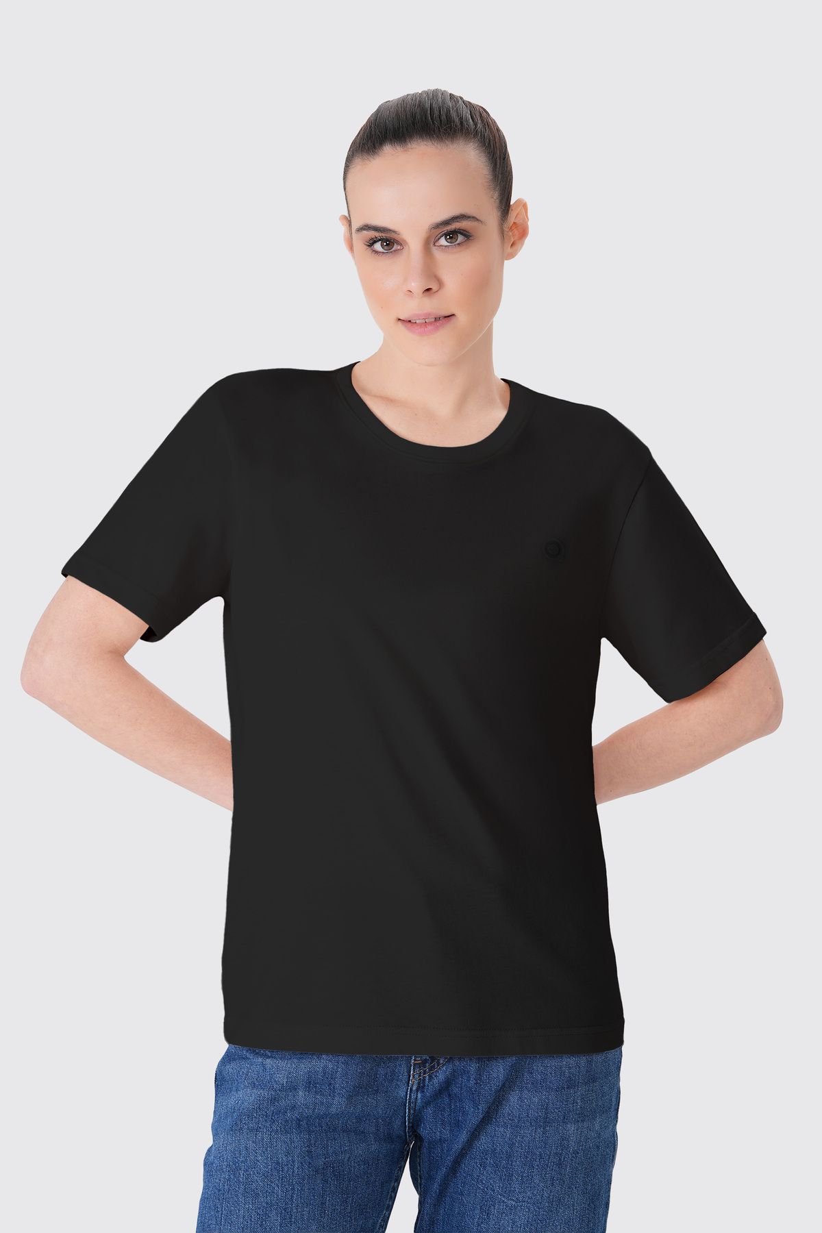 UNIQVIBE Basic %100 Organik Pamuk Logolu Kadın Siyah Tişört