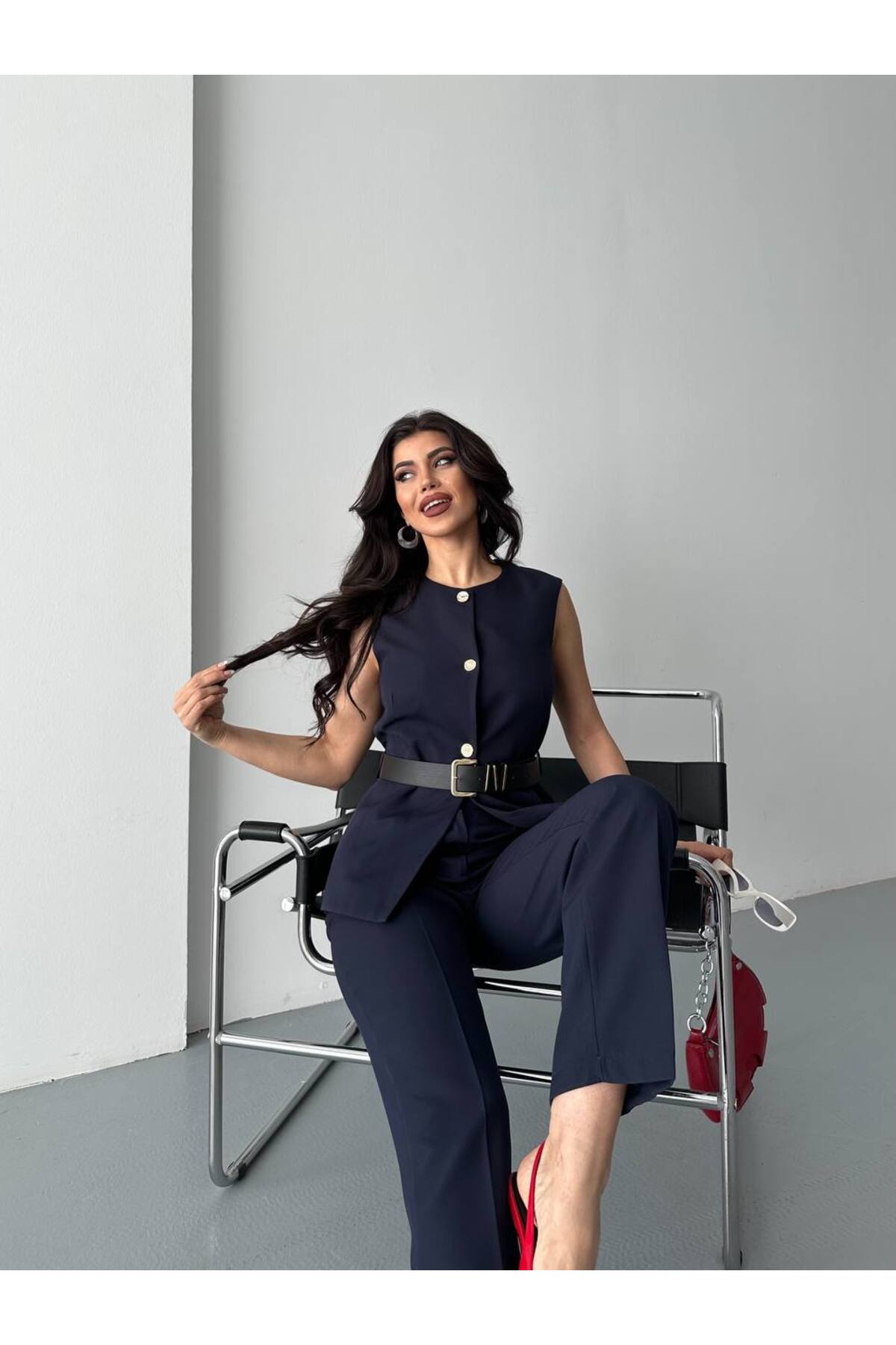 Ensemble deux pièces gilet pantalon ceinturé pour femme bleu marine - Görsel 5