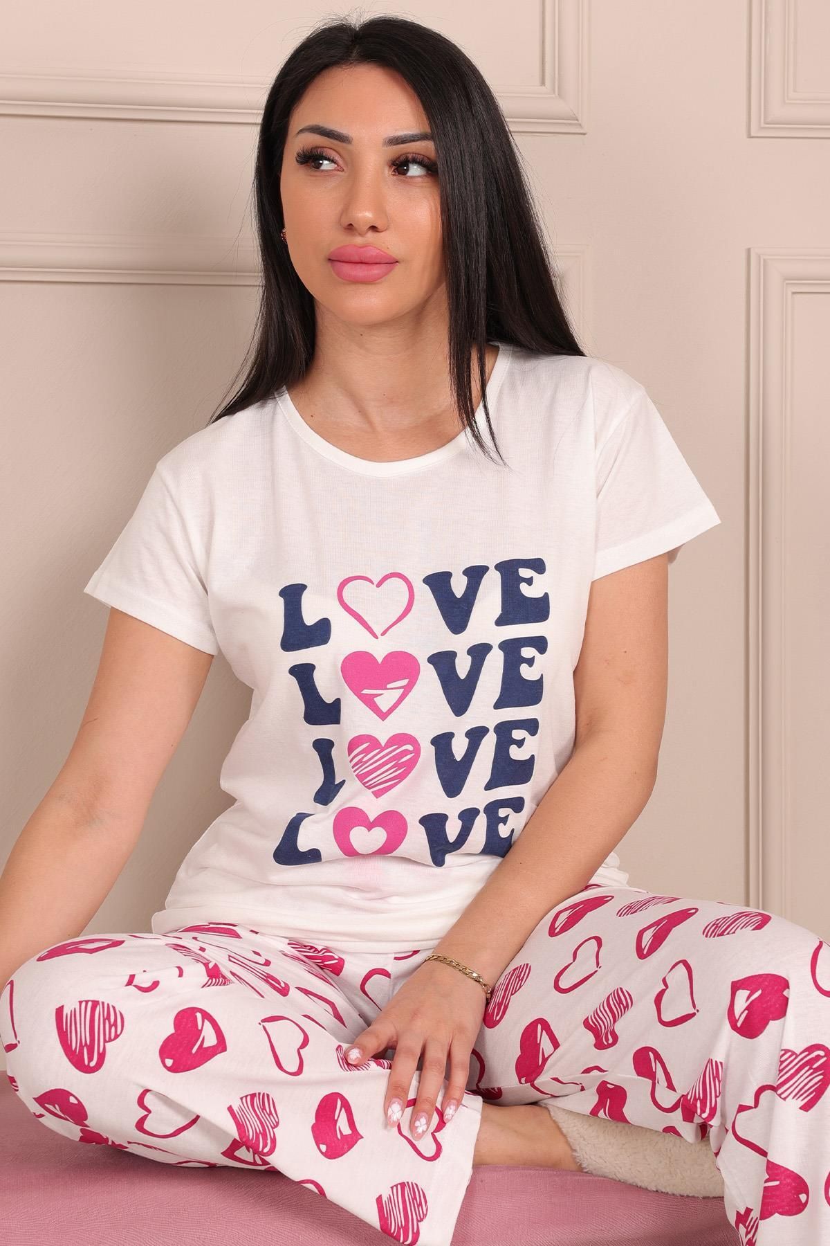 Niket Life Love Sloganlı Altı Kalp Desenli Bisiklet Yaka Kısa Kollu Pijama Takımı BEYAZ