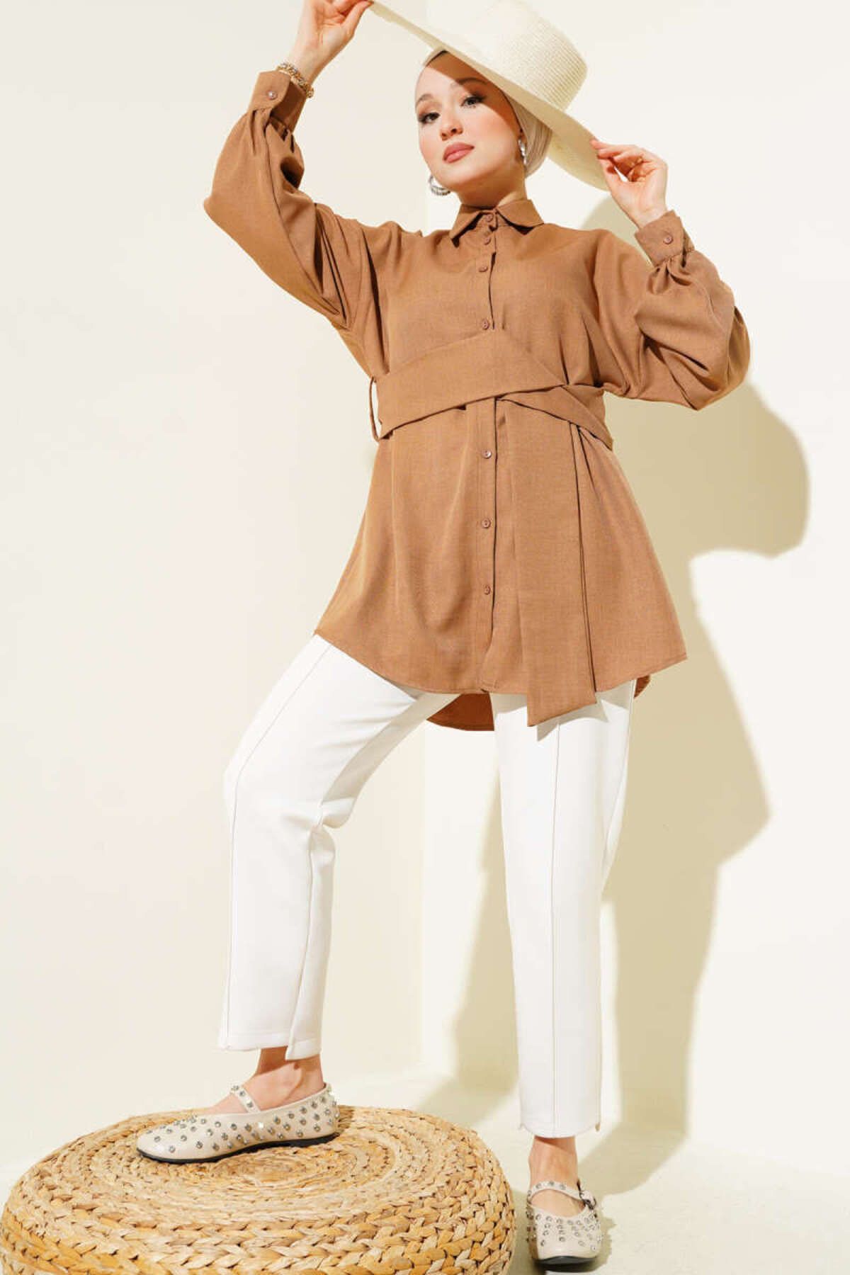YAZGI MODA Kendinden Geniş Kuşaklı Gömlek Camel