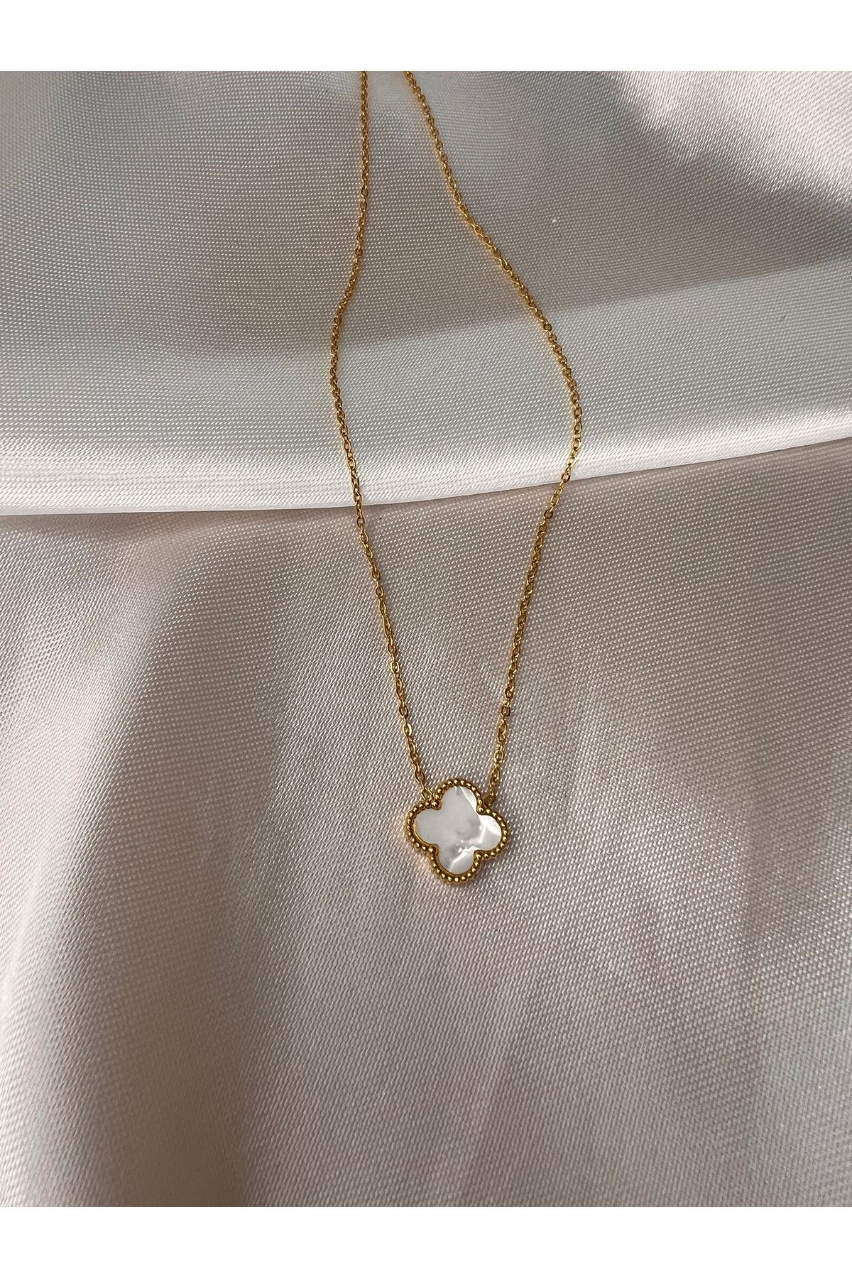 Butik Çelik Yonca Şans Kolyesi