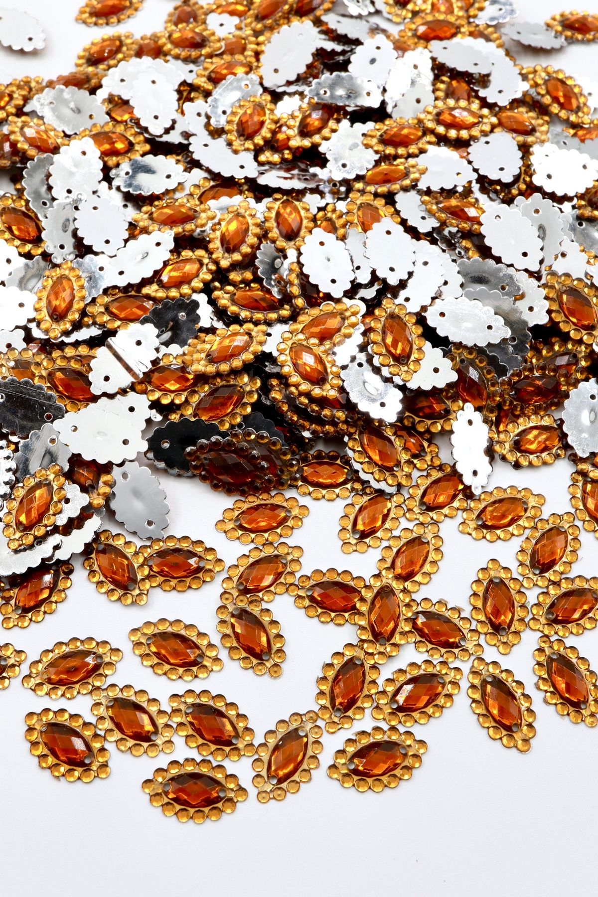 YENİCİ Desenli Mekik Plastik Dikme Taş 2000 Adet (7*14)