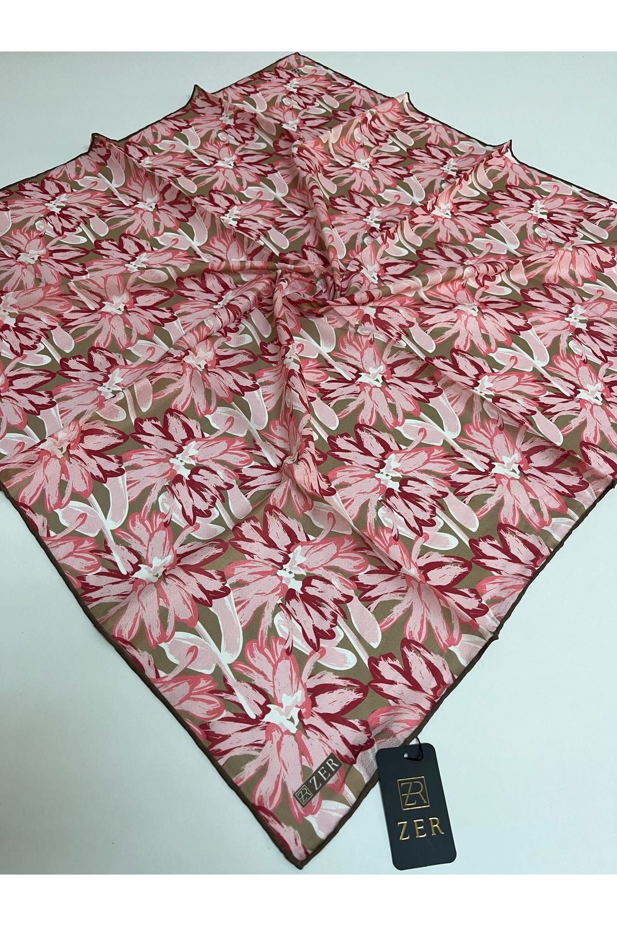 Butik Yeni Kaymayan Soft Çiçek Desenli Zer Organik Kare Eşarp