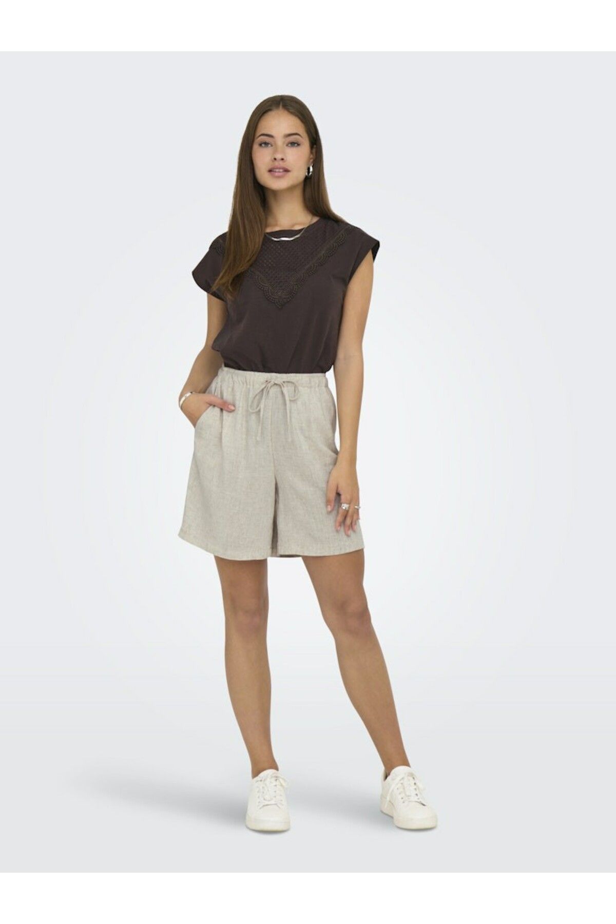 ONLY Kadin Bej Onlsiesta Mw Pull-up Lin Bl Shorts Noos Şort 15333032-Moonbeam
