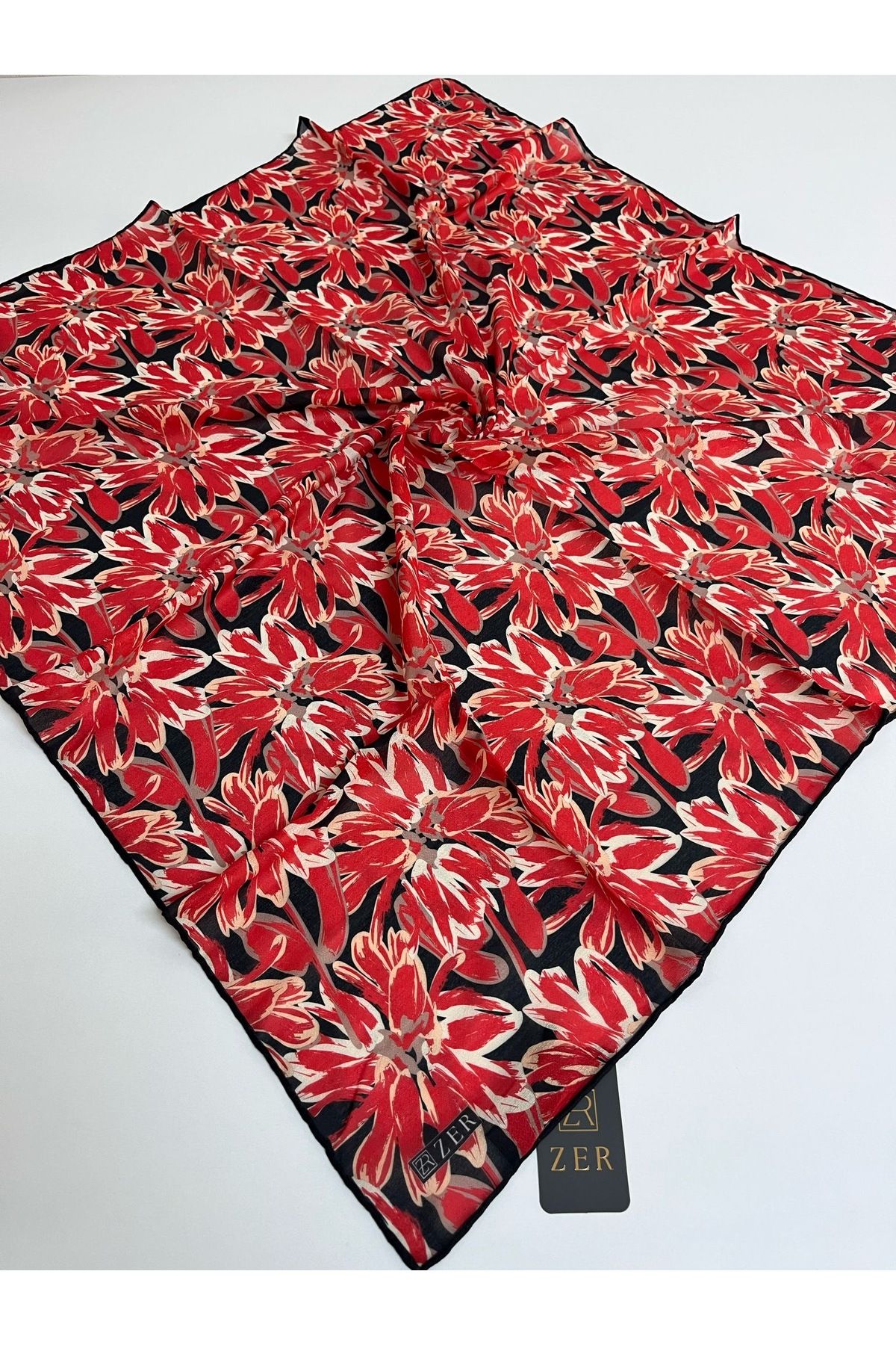 Butik Yeni Kaymayan Soft Çiçek Desenli Zer Organik Kare Eşarp
