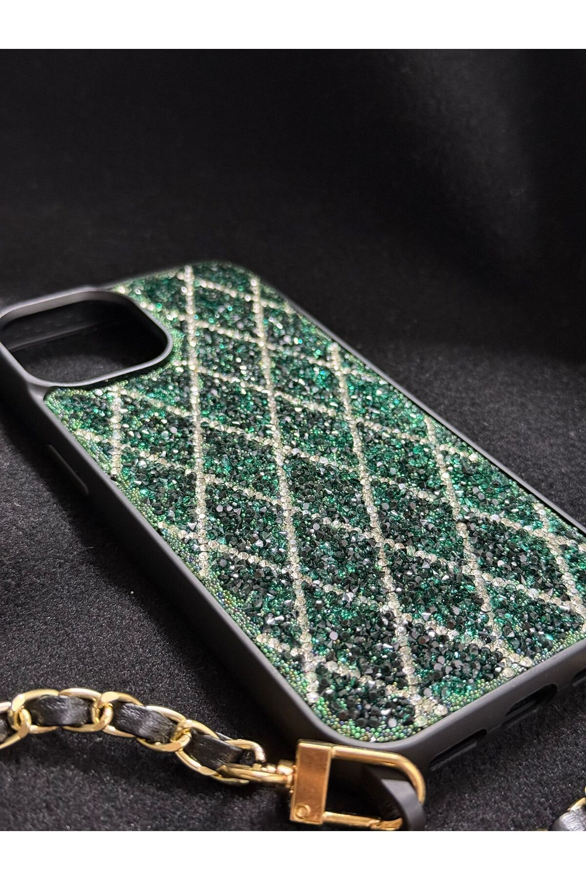 soonaksesuar iPhone 15 Lüks Kristal Taşlı Zincirli Telefon Kılıfı