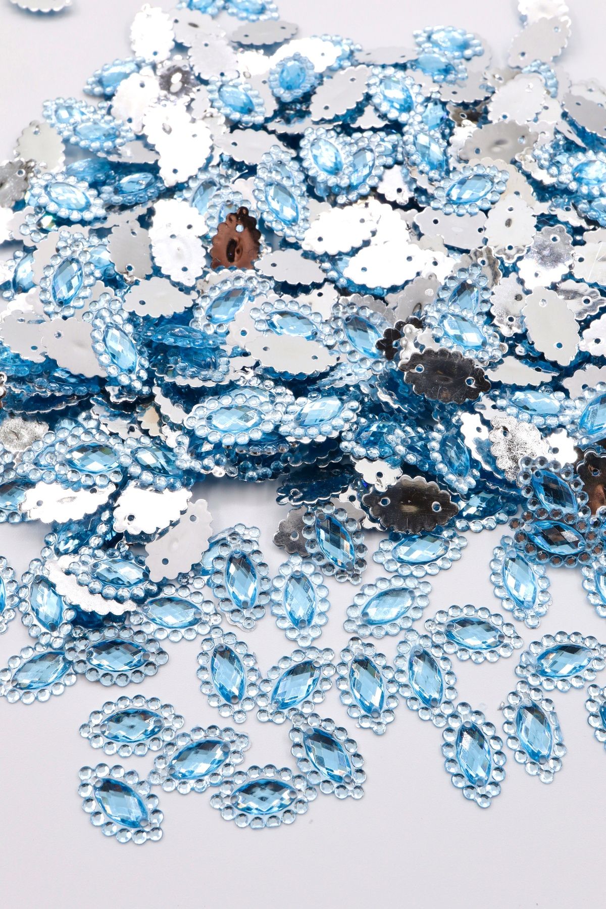 YENİCİ Desenli Mekik Plastik Dikme Taş 2000 Adet (7*14)