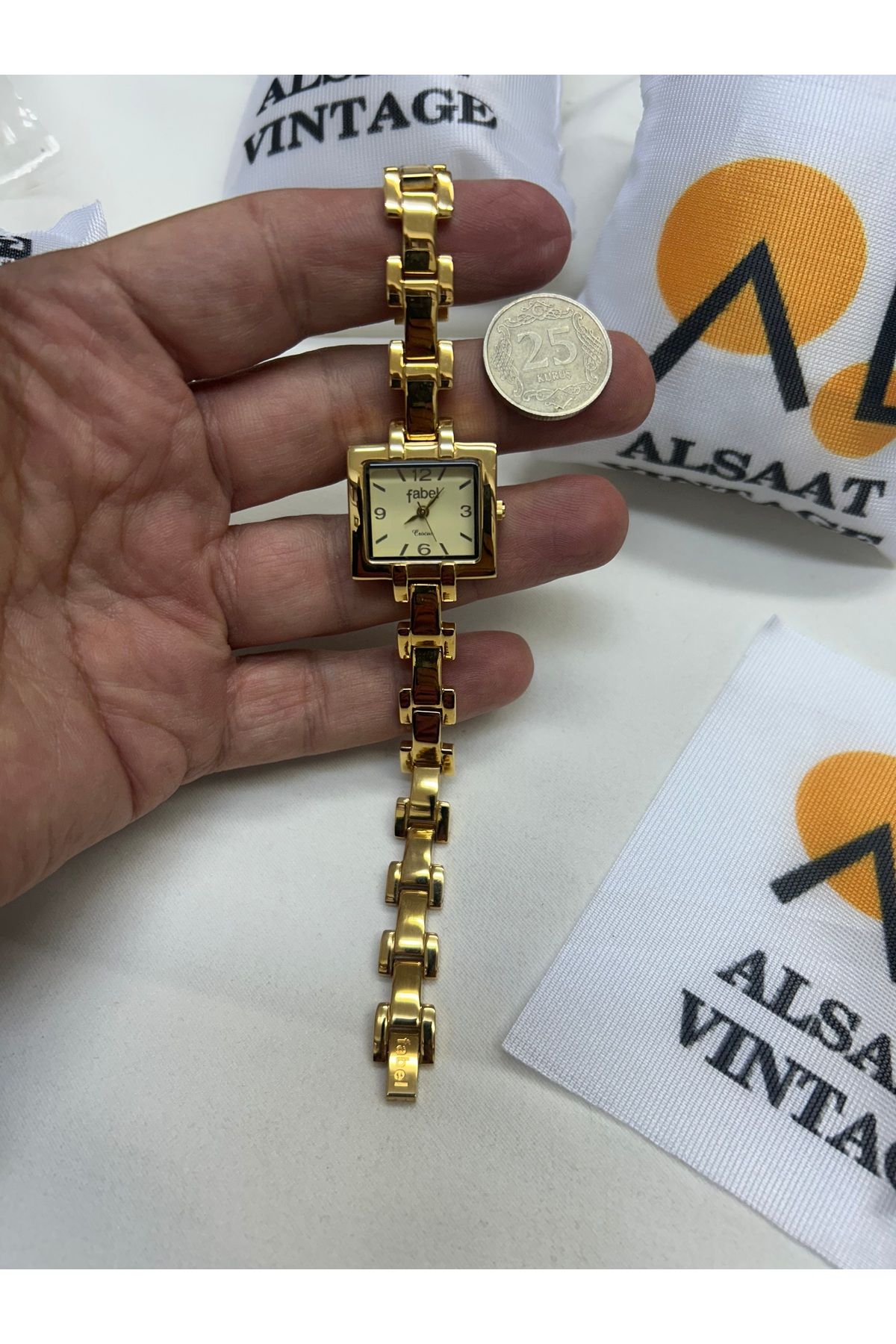 Almera Fabel Vintage kadın saati L04966