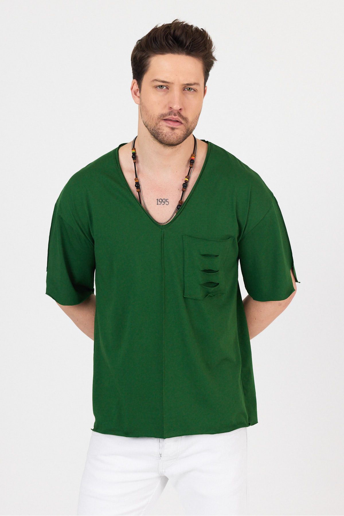 تی شرت سبز مردانه فوق العاده بزرگ V NECK با جزئیات موبایل BABBOSS