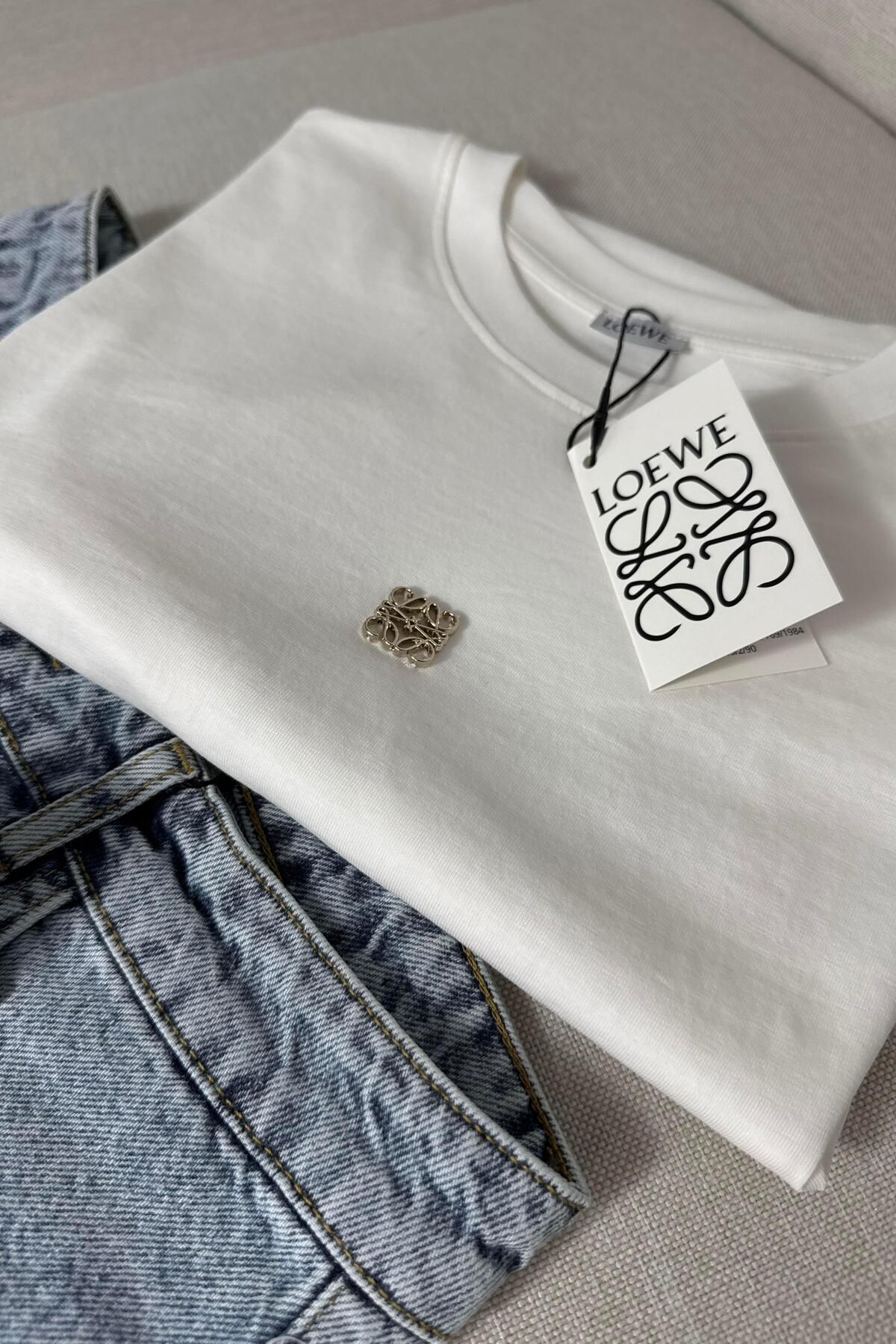Butik Gardrop Roma Gold Logolu Kadın Bluz Ekru
