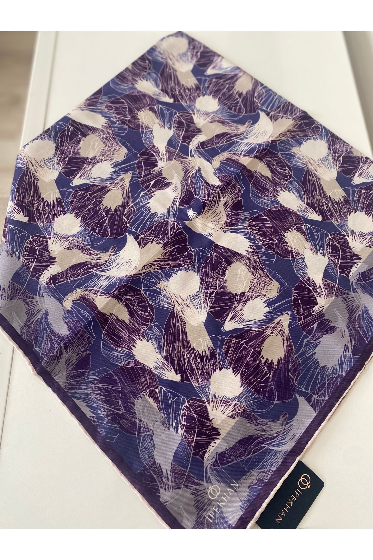 Butik Yeni Kaymayan Soft Çiçekli Ağaç Desenli İpekhan Organik Kare Eşarp
