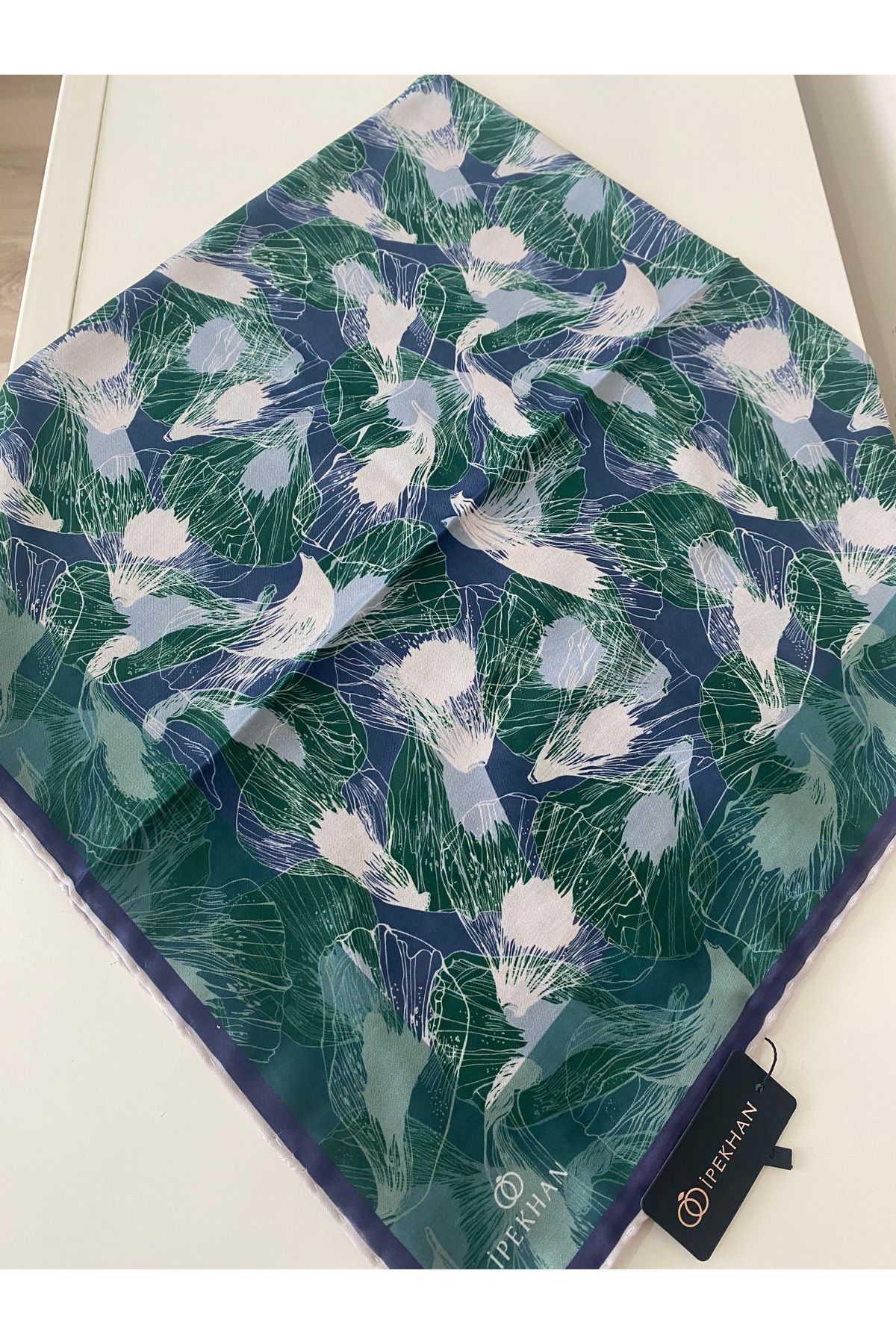 Butik Yeni Kaymayan Soft Çiçekli Ağaç Desenli İpekhan Organik Kare Eşarp