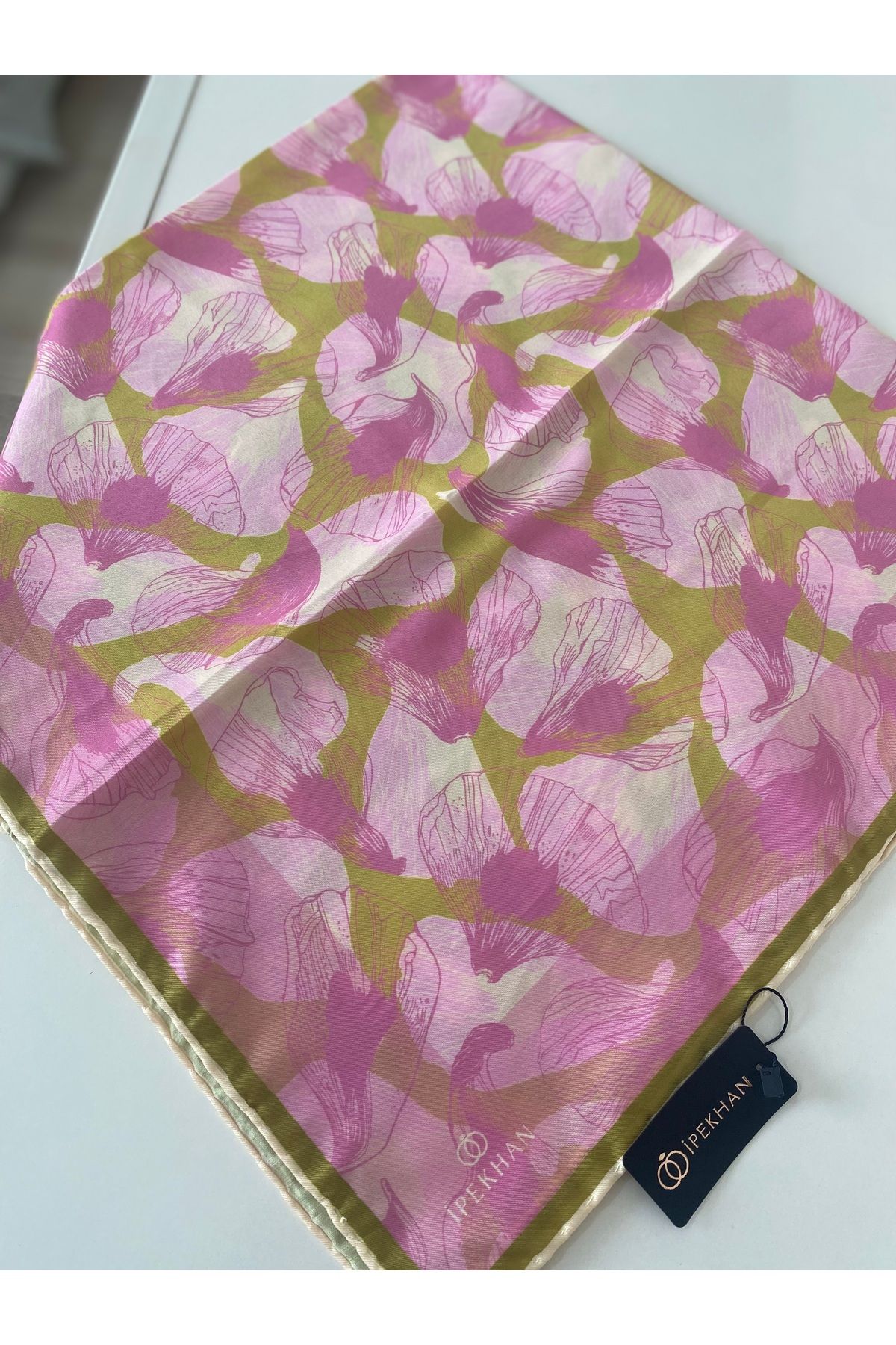 Butik Yeni Kaymayan Soft Çiçekli Ağaç Desenli İpekhan Organik Kare Eşarp
