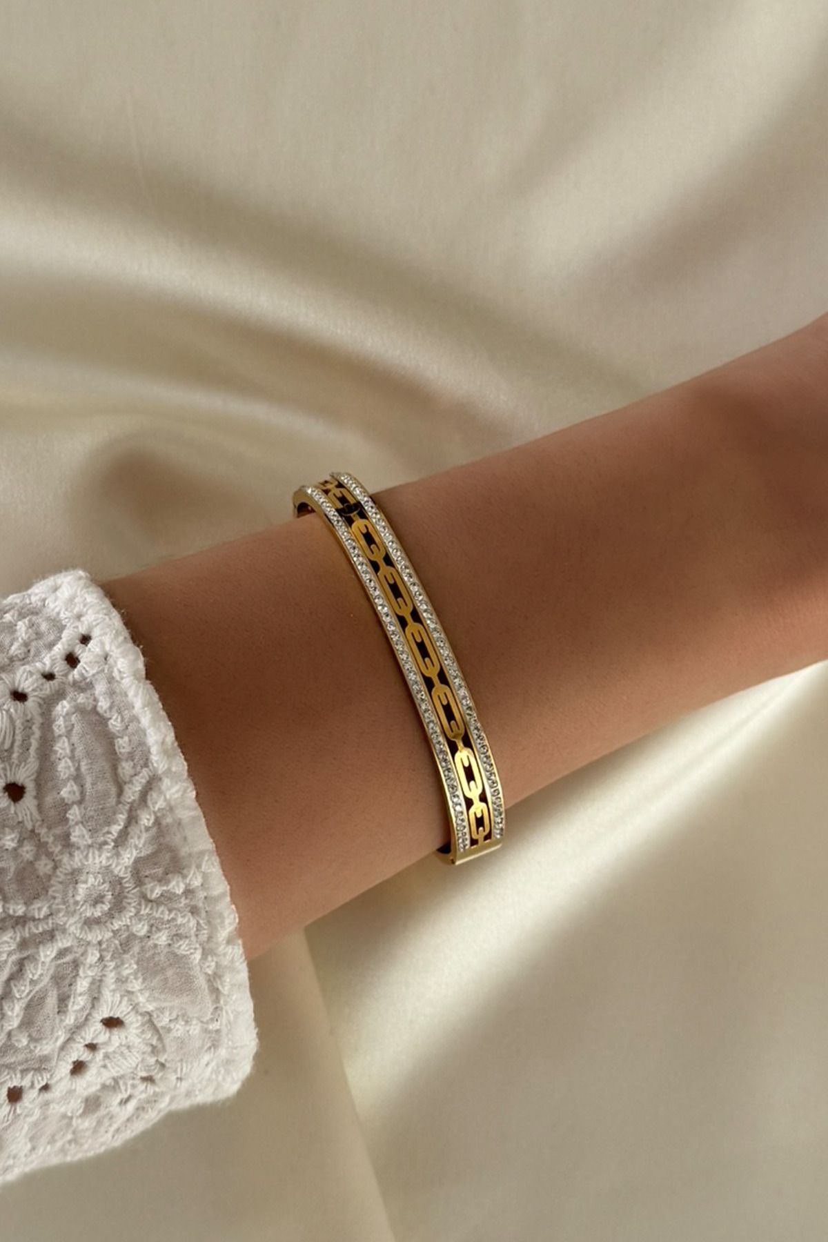 laria jewelry Gold Desenli Kelepçe Bileklik
