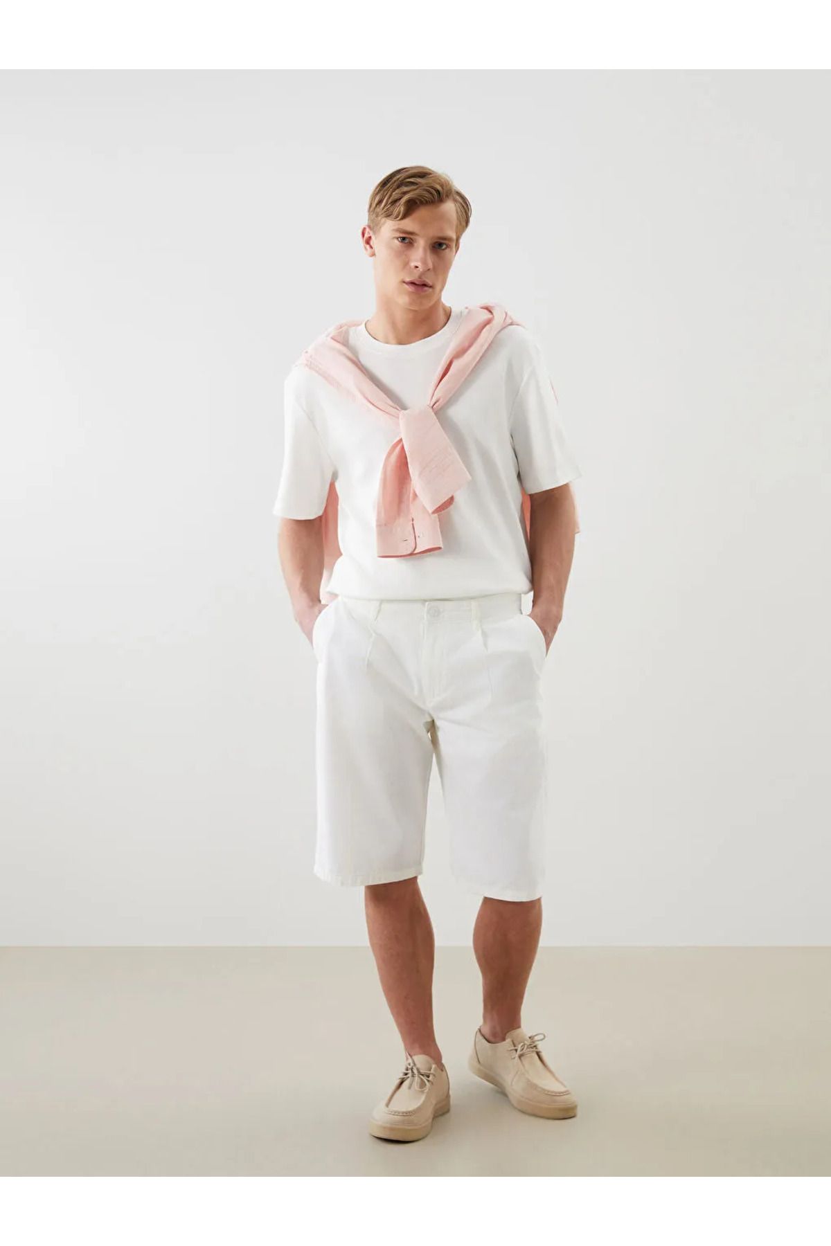 LC Waikiki LCWAIKIKI Basic Beyaz Rahat Kalıp Gabardin Erkek Bermuda Şort