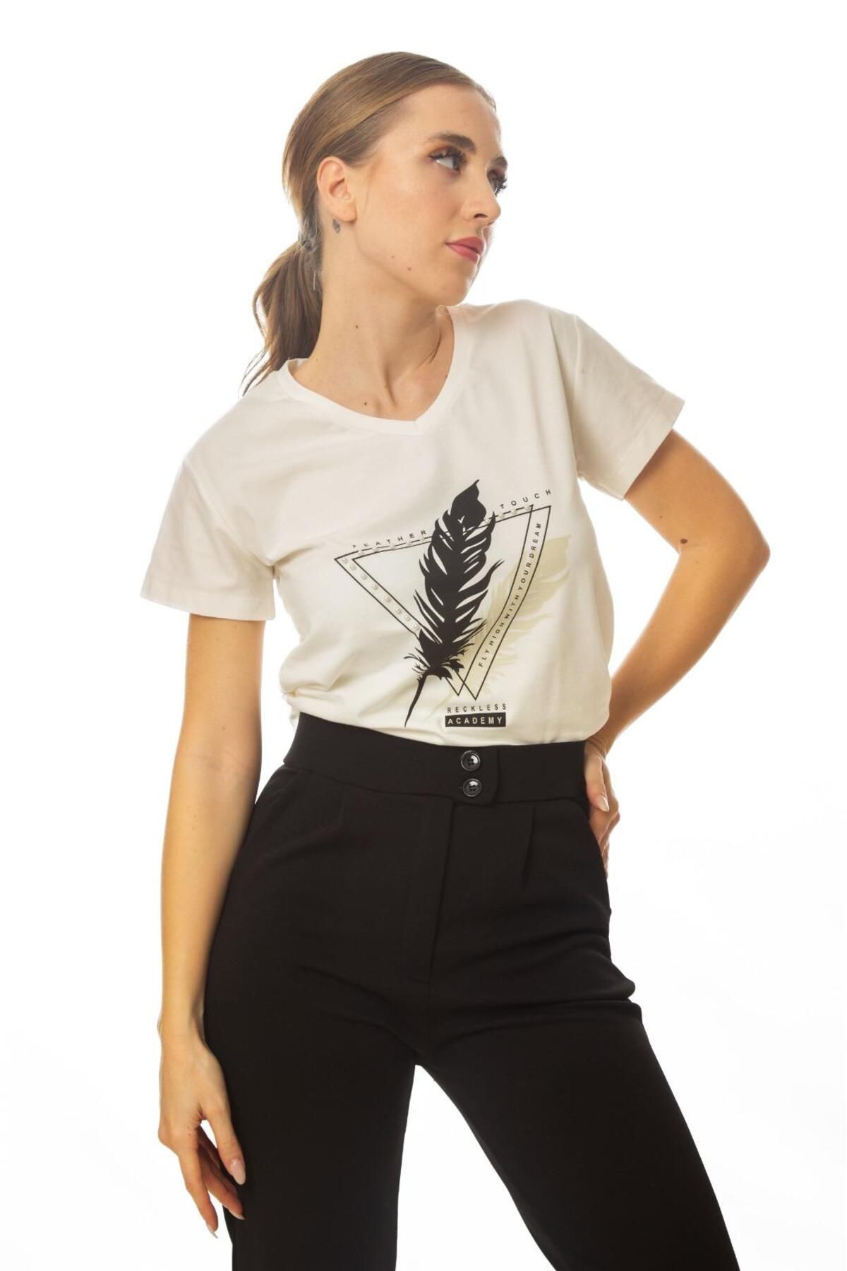 SRANU V Yaka baskılı T-Shirt