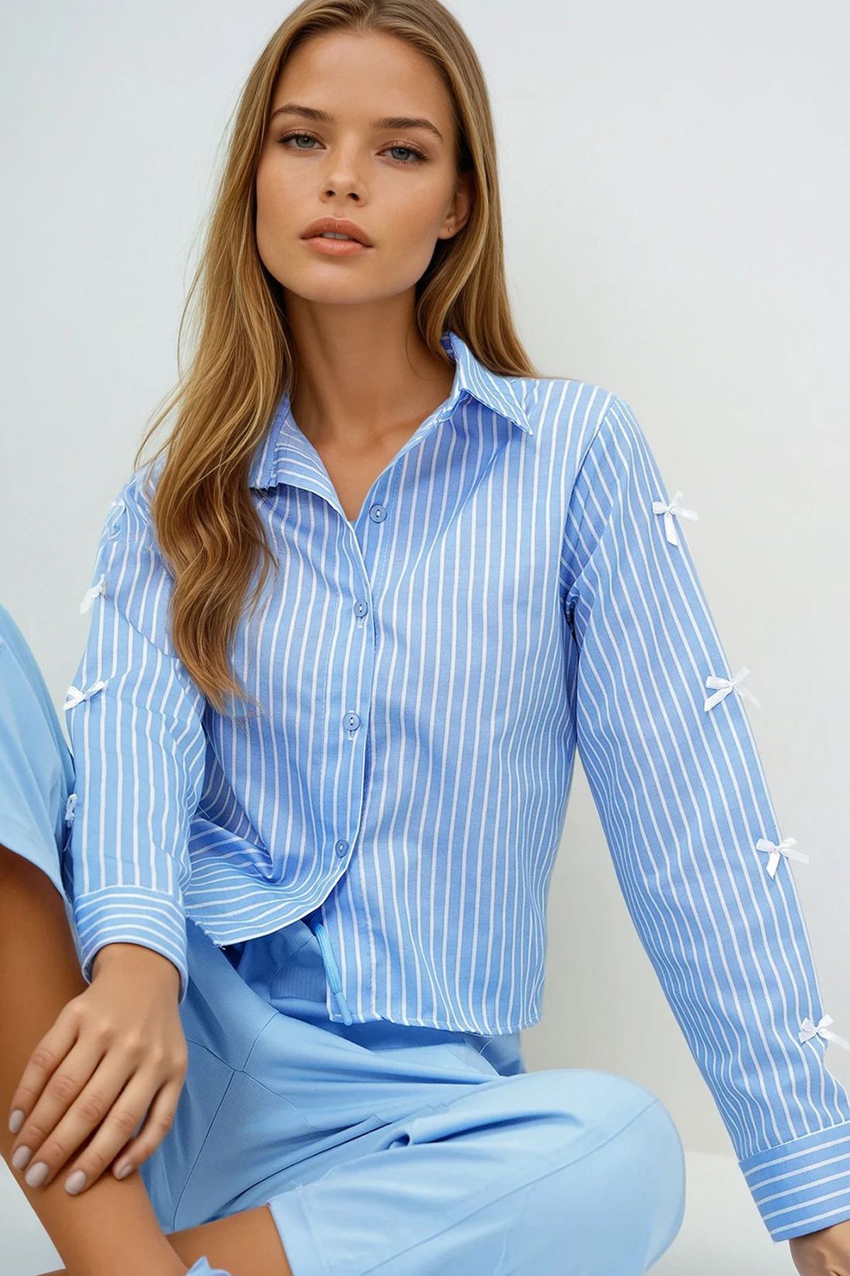 VAGGON Kolları Fiyonk Detaylı Çizgili Crop Poplin Gömlek