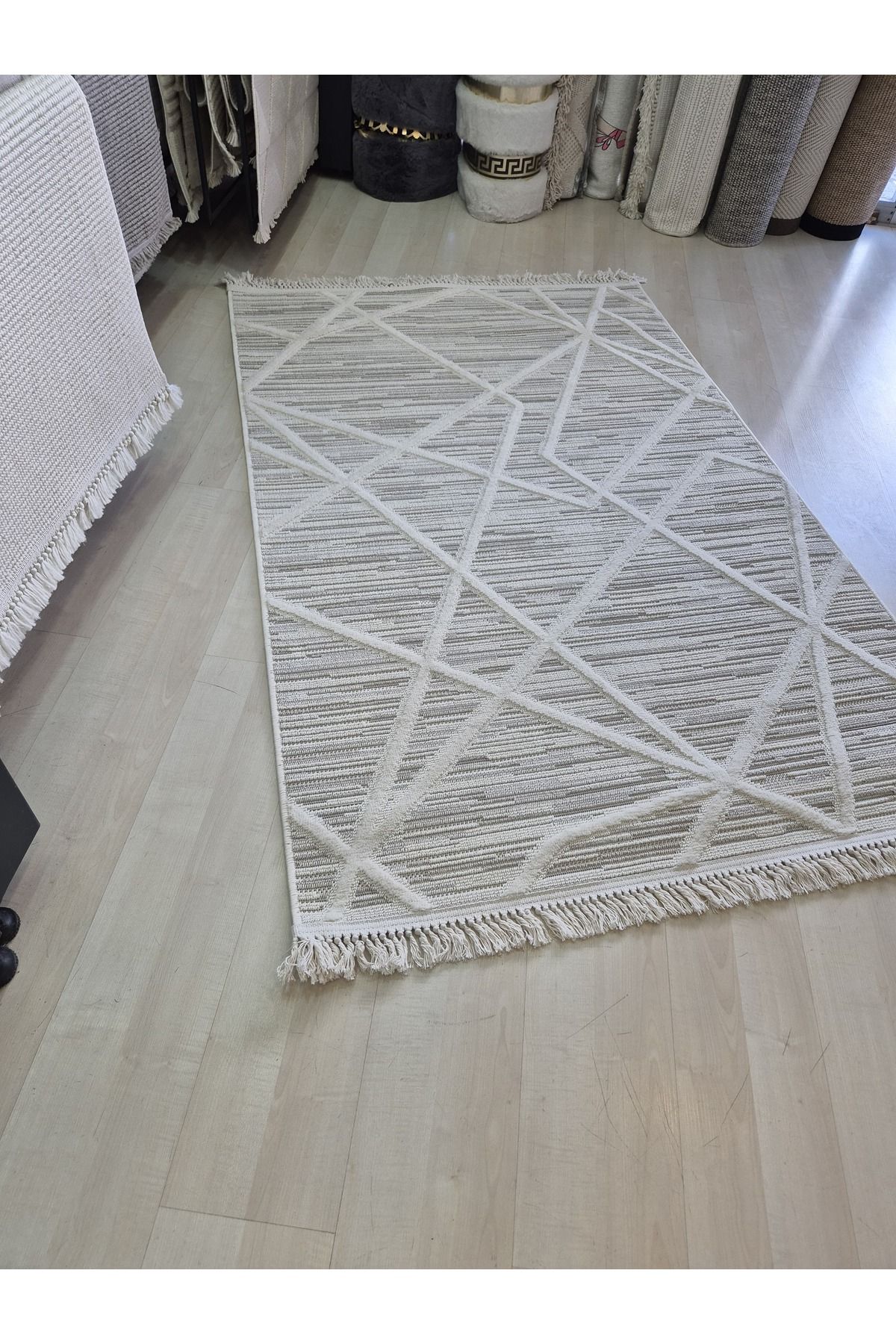 Piala Home Krem Çizgi Desenli İskandinav tarzı Halı
