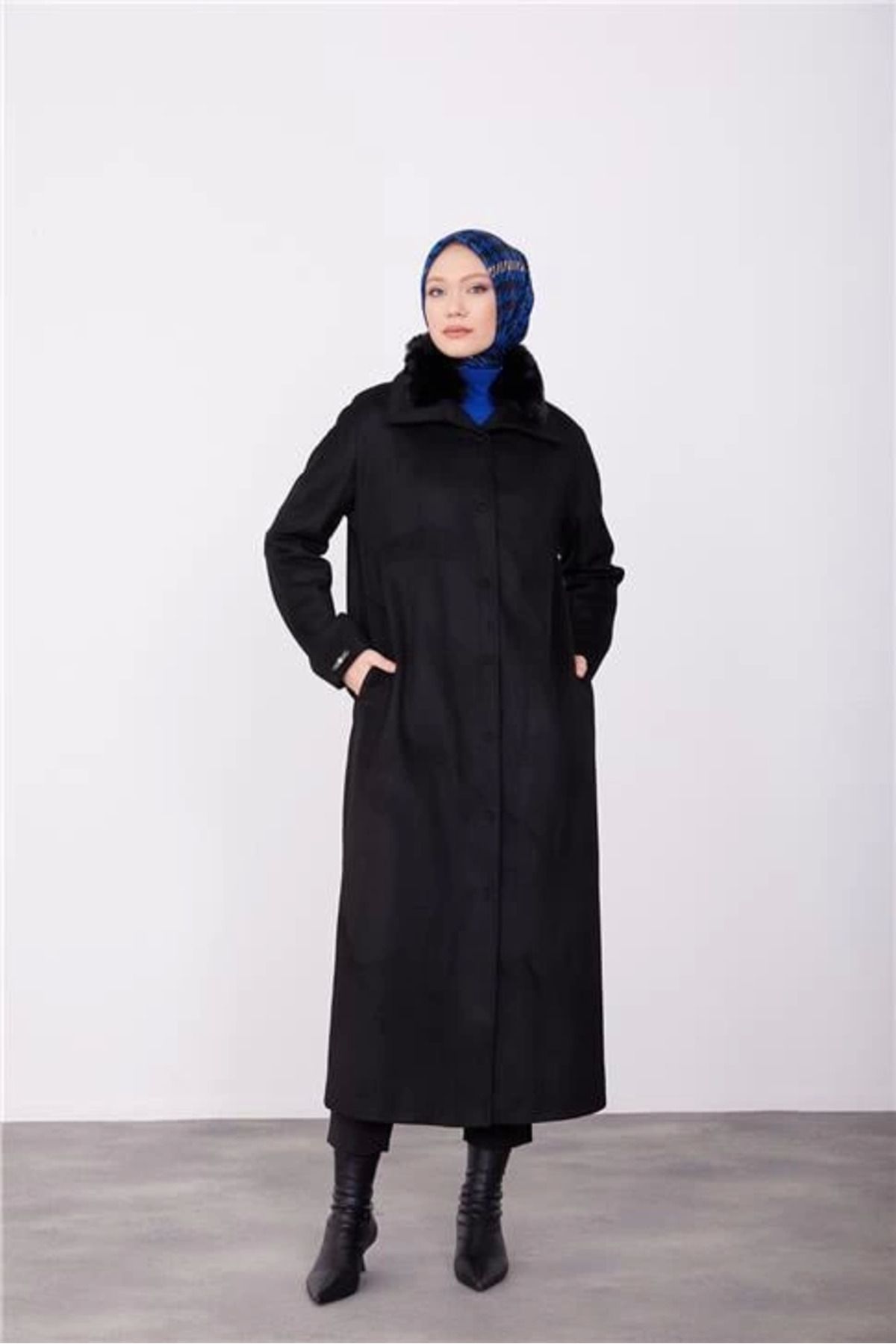 aradimtaradim Armine Yakası Yarım Kürklü Manto 23k8610 Siyah