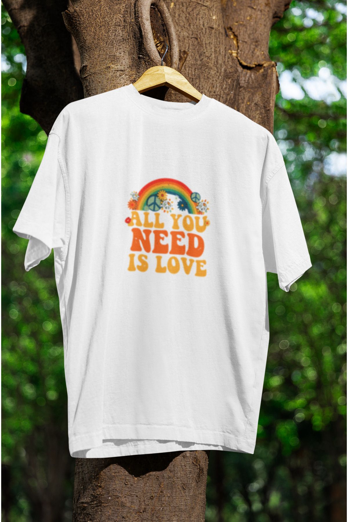 MG ALL YOU NEED IS LOVE BASKILI UNISEX BİSİKLET YAKA PAMUKLU OVERSIZE KALIP KISA KOLLU T-SHIRT