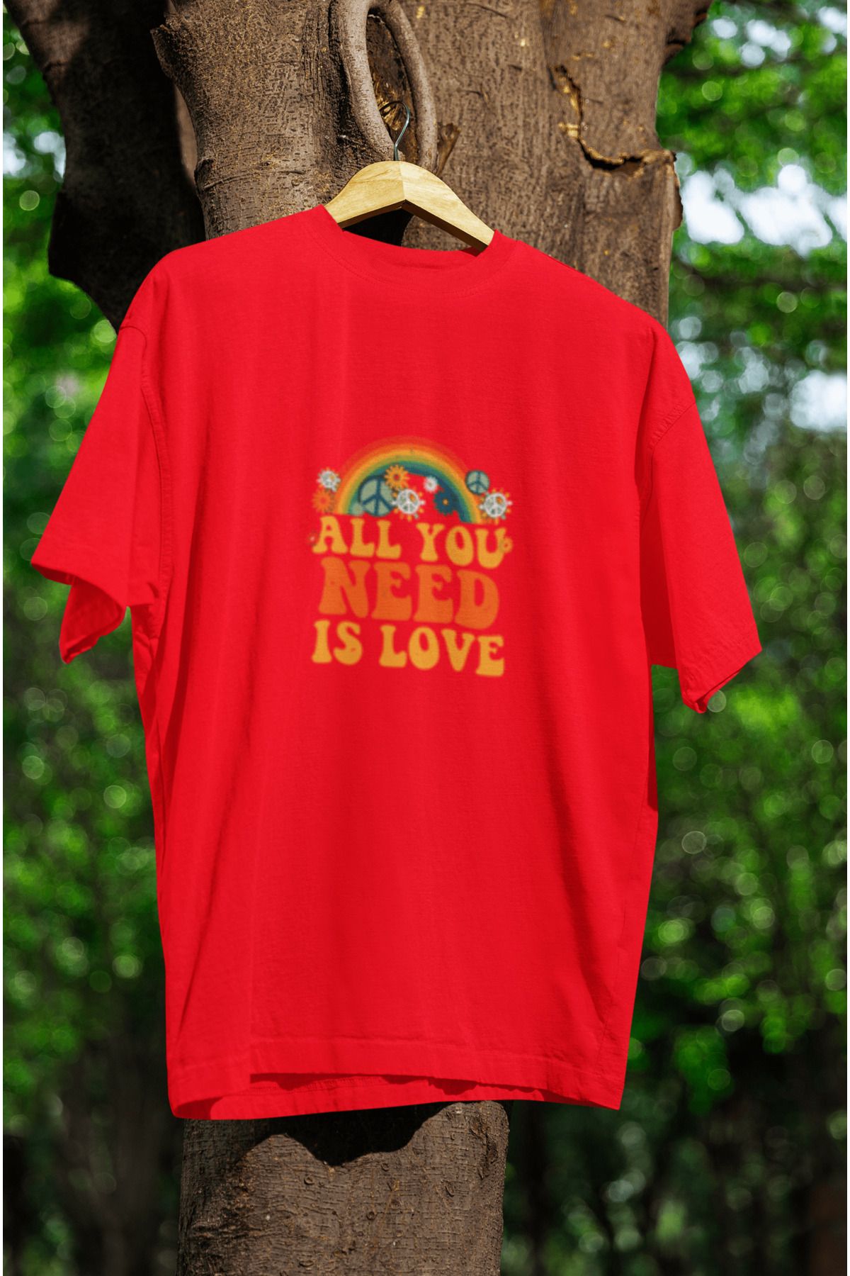 MG ALL YOU NEED IS LOVE BASKILI UNISEX BİSİKLET YAKA PAMUKLU OVERSIZE KALIP KISA KOLLU T-SHIRT