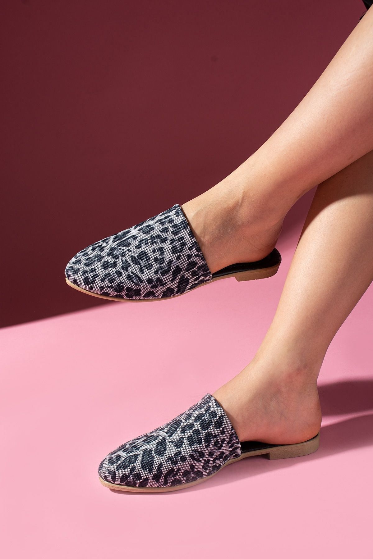 FUGA MODA-Sedrix Gray Leopard Patterned Closed Front Slippers 3