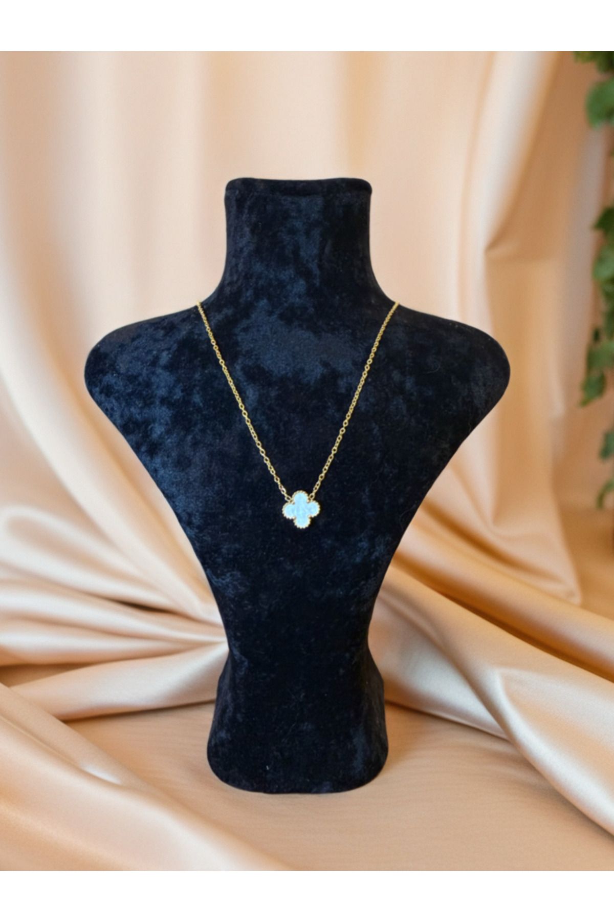 Calmea Jewellery Beyaz Gold Renk Yonca Kadın Kolye Şans Yoncası