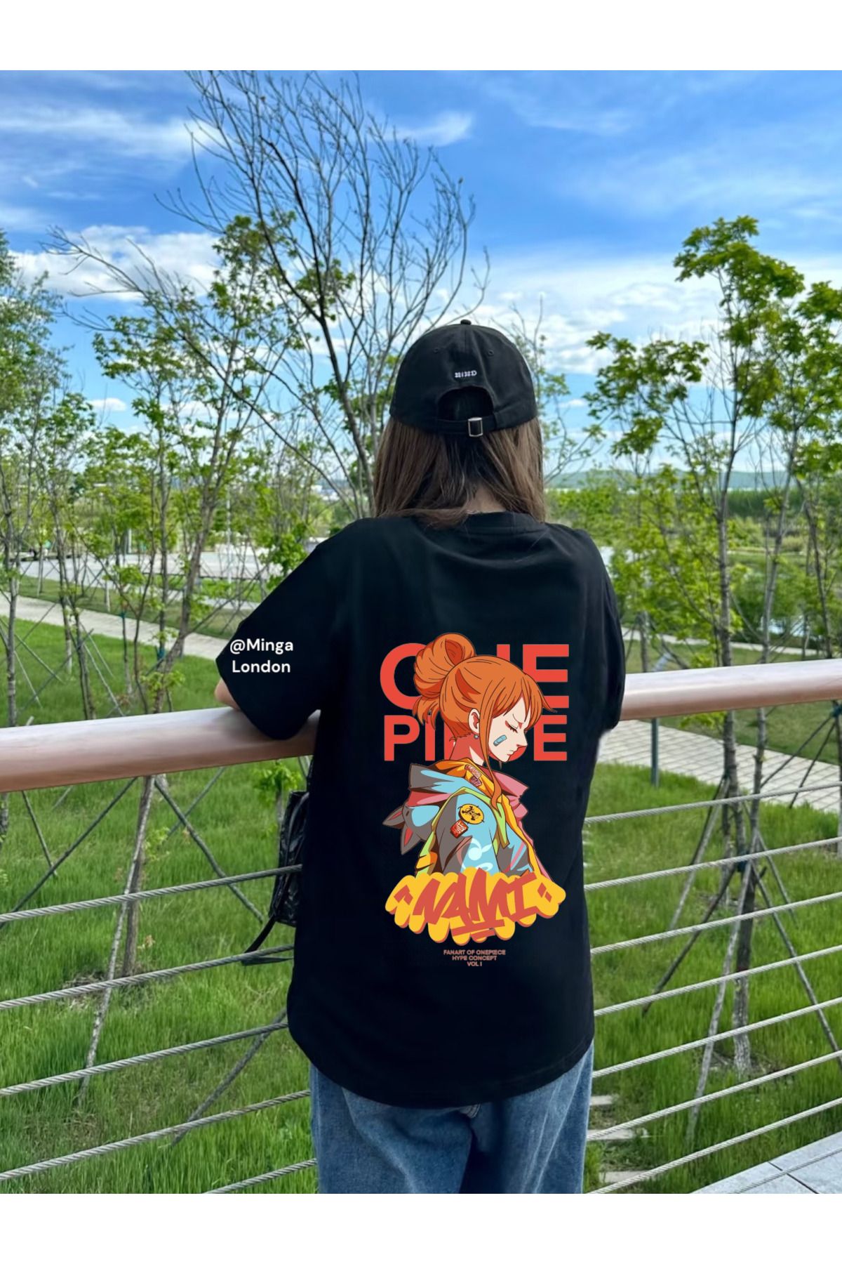 Minga London Siyah One Piece Nami Sırt Baskılı Oversize Unisex T-shirt -mingalondon