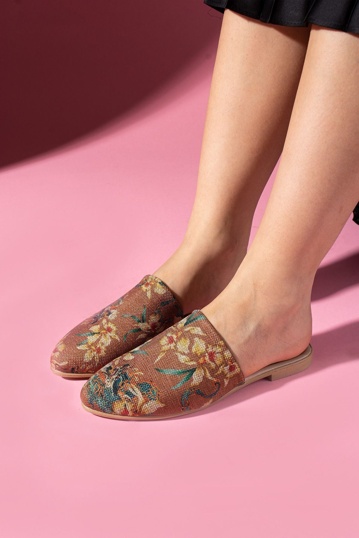 FUGA MODA-Sedrix Tan Floral Patterned Closed Front Slippers 4