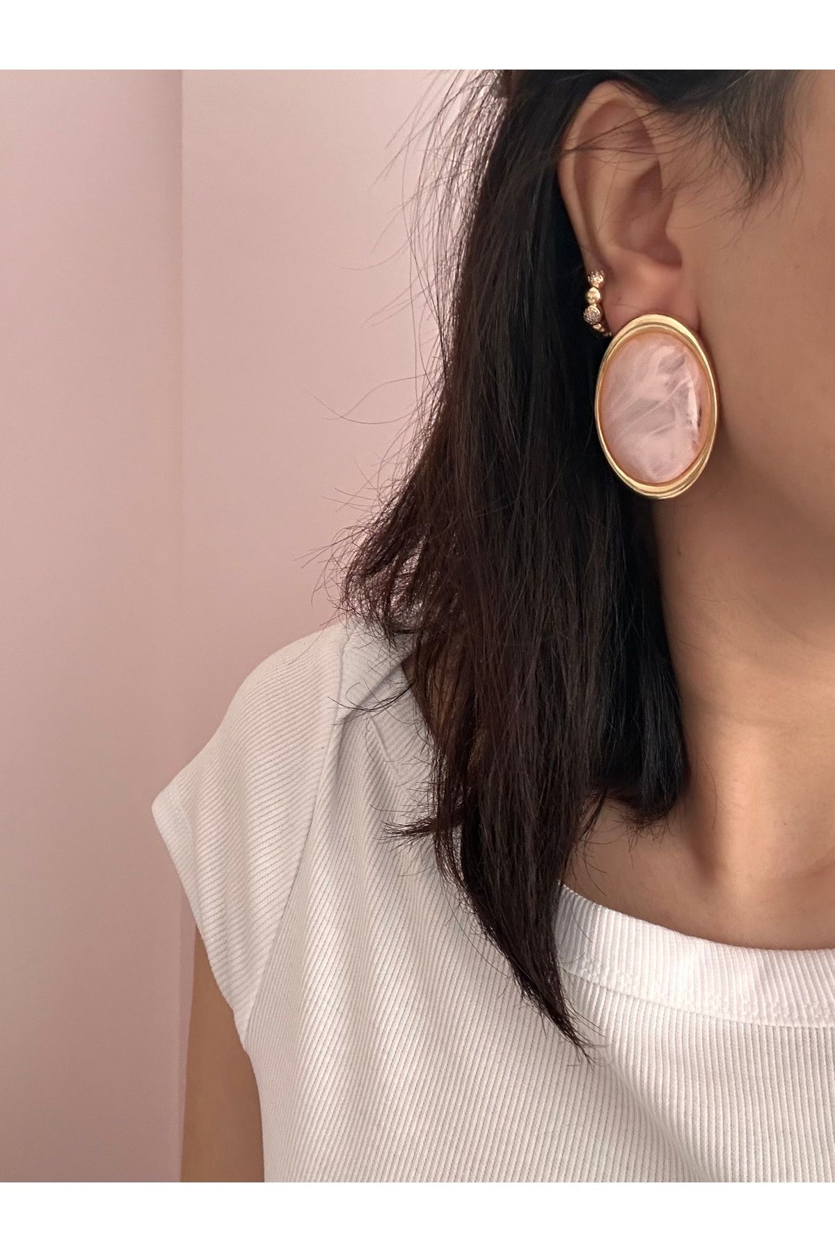 YENGEÇ Oval Sedefli Pembe Gold Detay Küpe