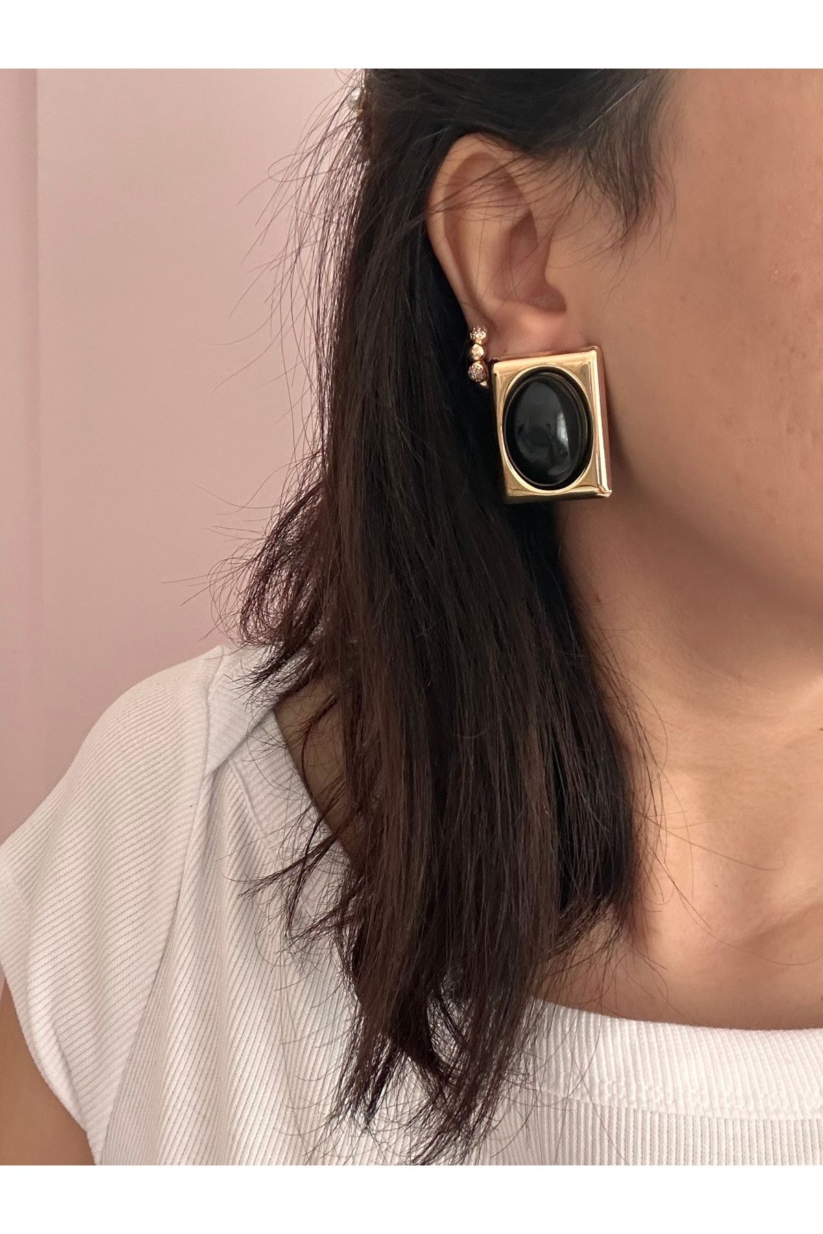 YENGEÇ Kare Model Siyah Küpe Gold Detay