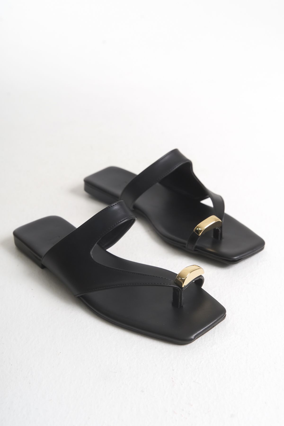 Liza Shoes TASHA Kadın Günlük Baş Parmağı Tokalı Terlik A012-K280