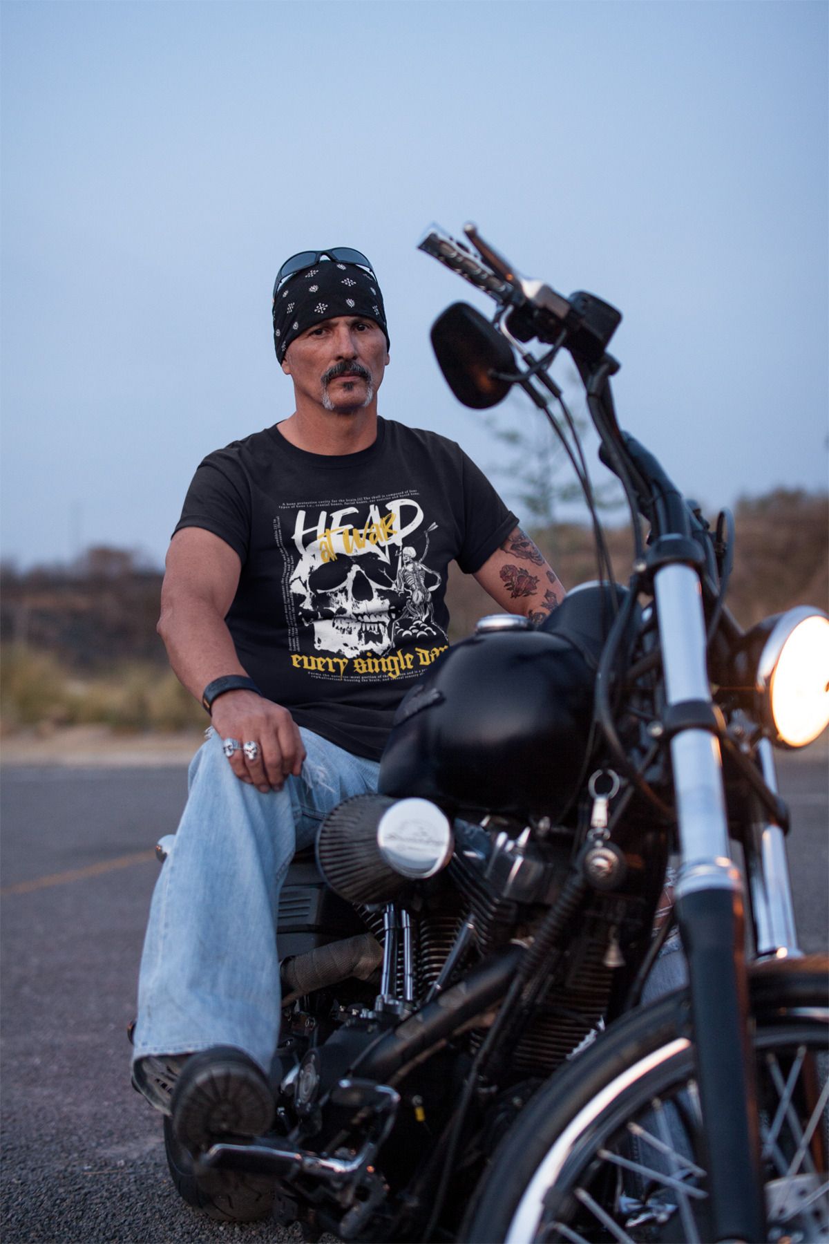 2XB Motorcycle Collection - Head at War, Skeleton Grunge Baskılı Basic T-Shirt