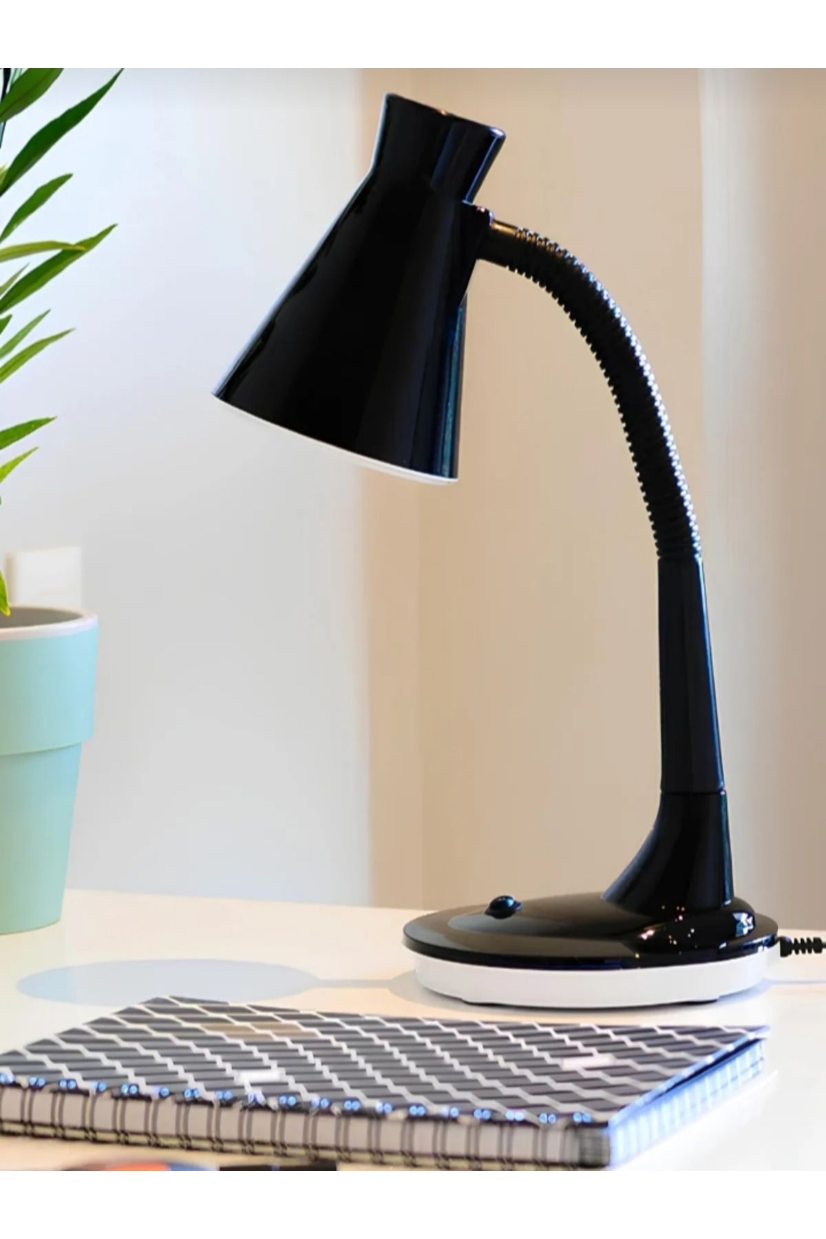 Home Büyük Boy Akrobatik Masa Lambası Max 10W Ampül